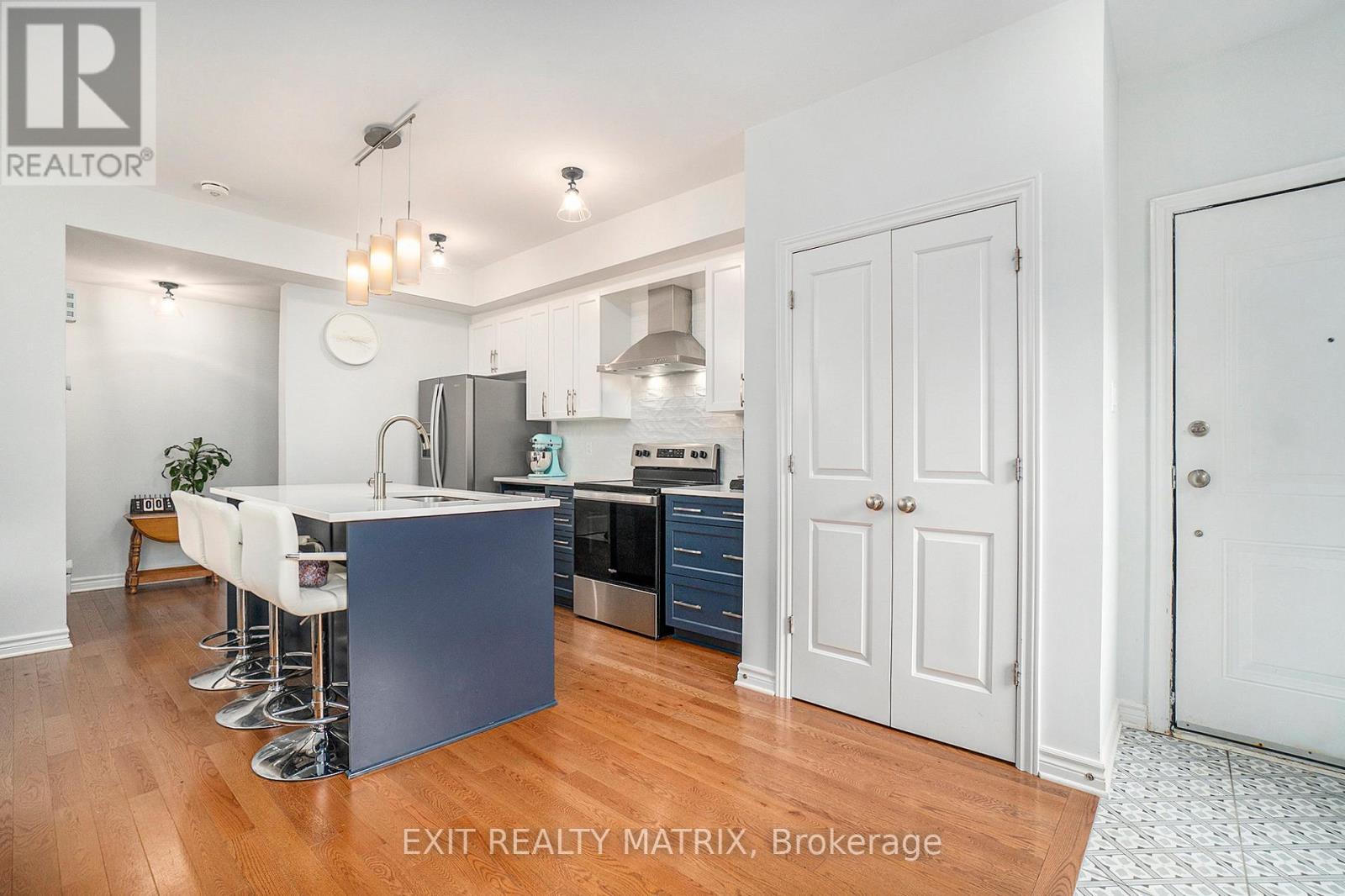 596 Compass Street, Ottawa, Ontario  K1W 0L7 - Photo 8 - X12186840
