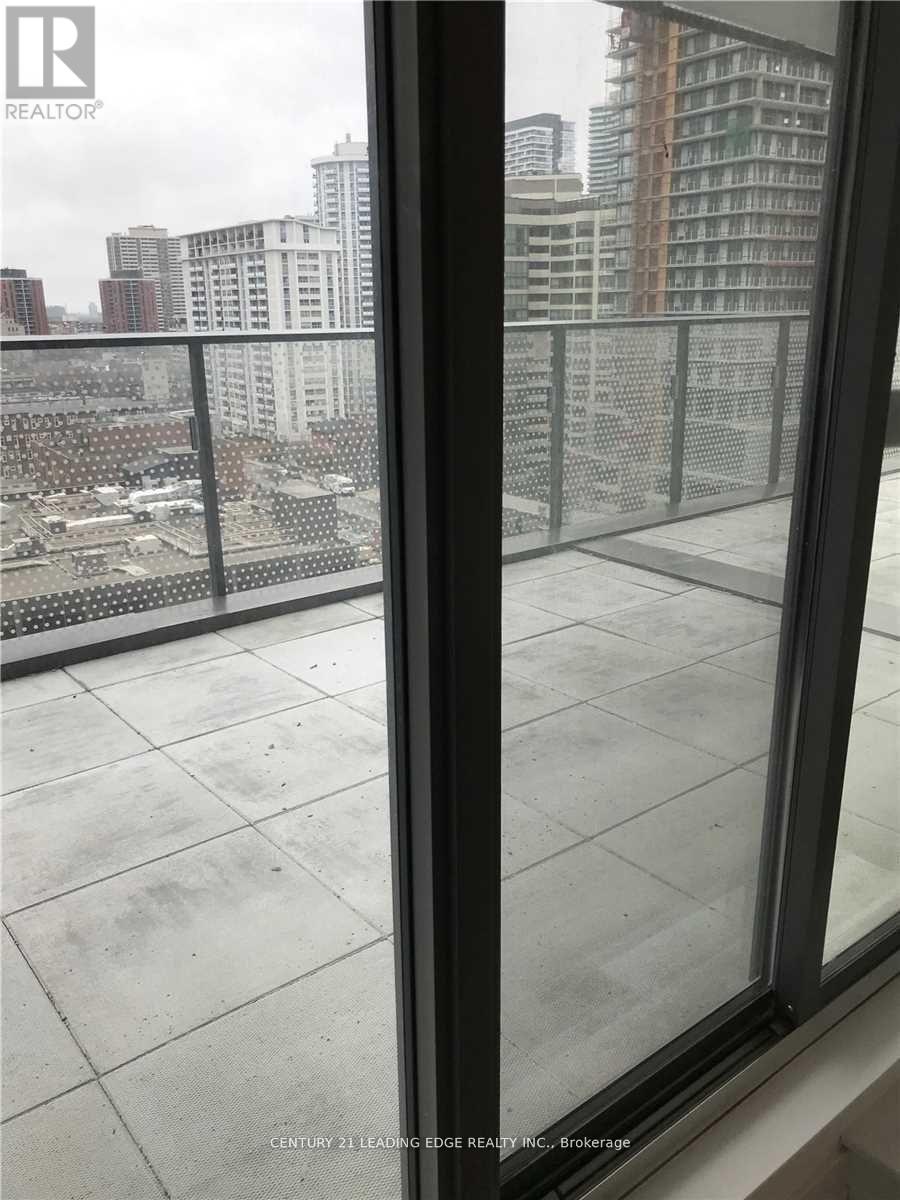 801 - 11 Wellesley Street W, Toronto, Ontario  M4Y 1E8 - Photo 5 - C12186833