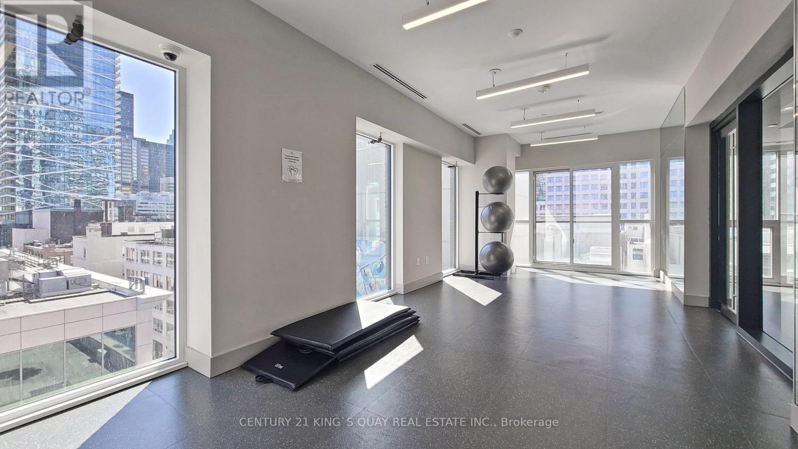 1002 - 99 John Street, Toronto, Ontario  M5V 0S6 - Photo 15 - C12186870