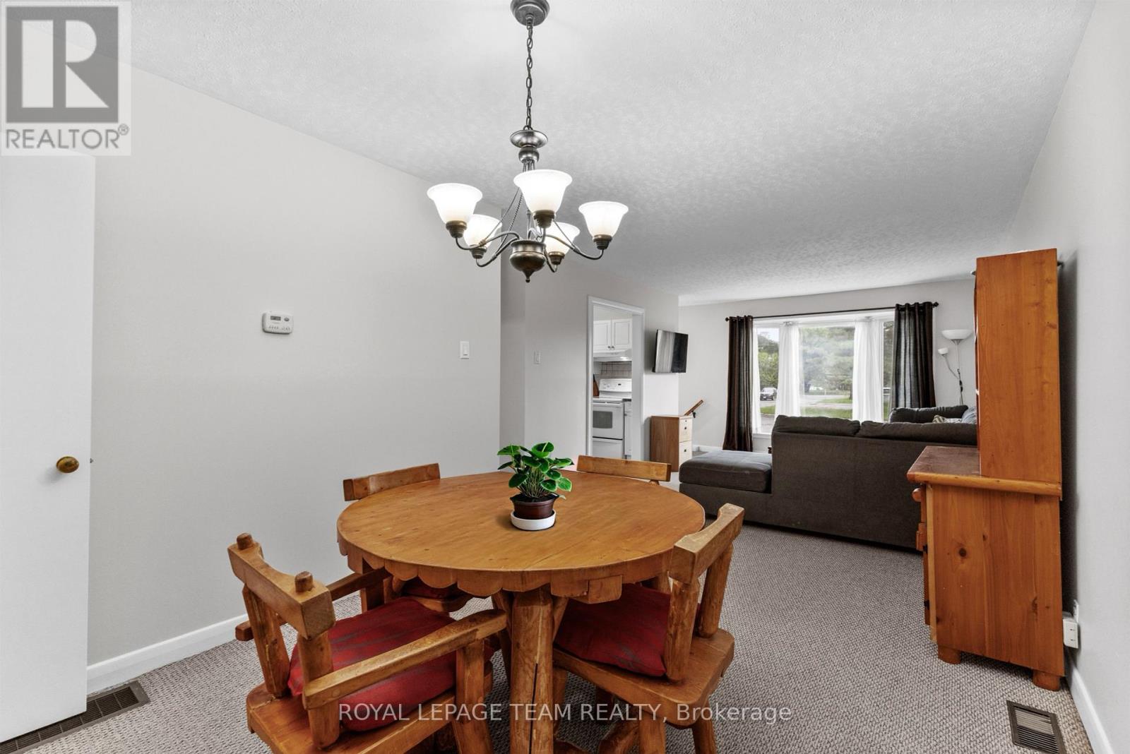599 Mutual Street, Ottawa, Ontario  K1K 1C3 - Photo 14 - X12186856