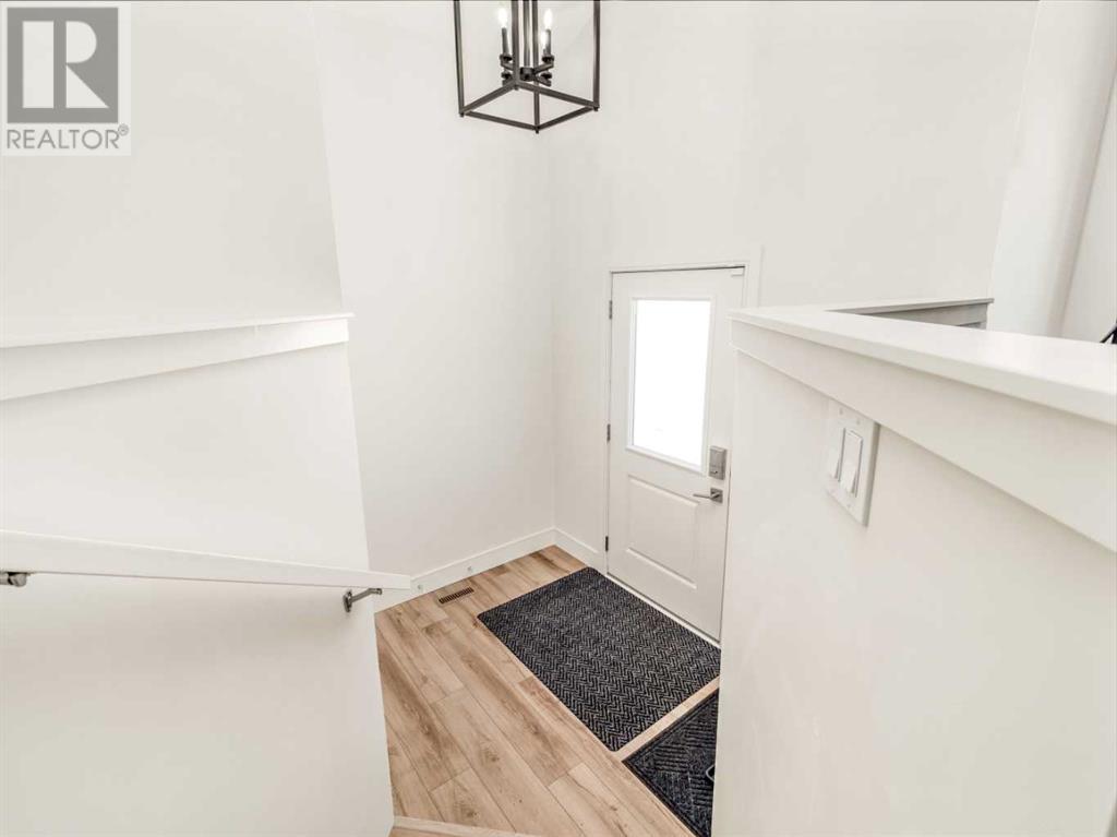 Property at 2506 46 Street S image 3