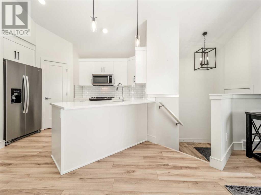 Property at 2506 46 Street S image 4