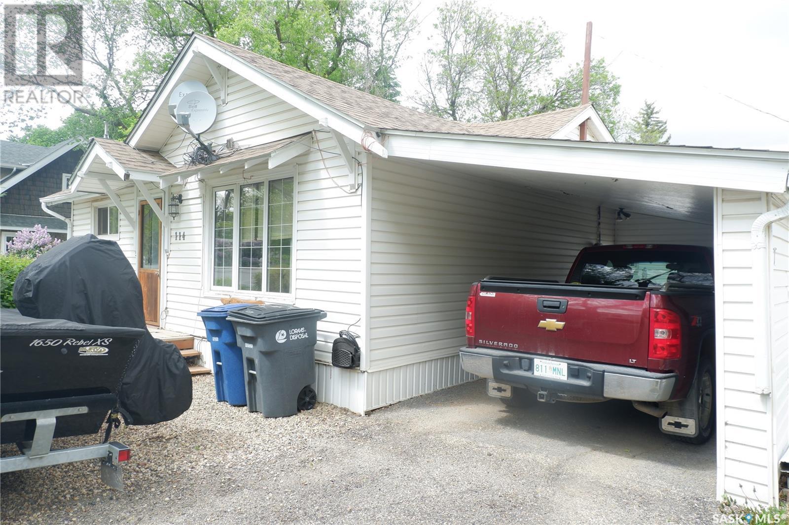 114 5th AVENUE W, assiniboia, Saskatchewan