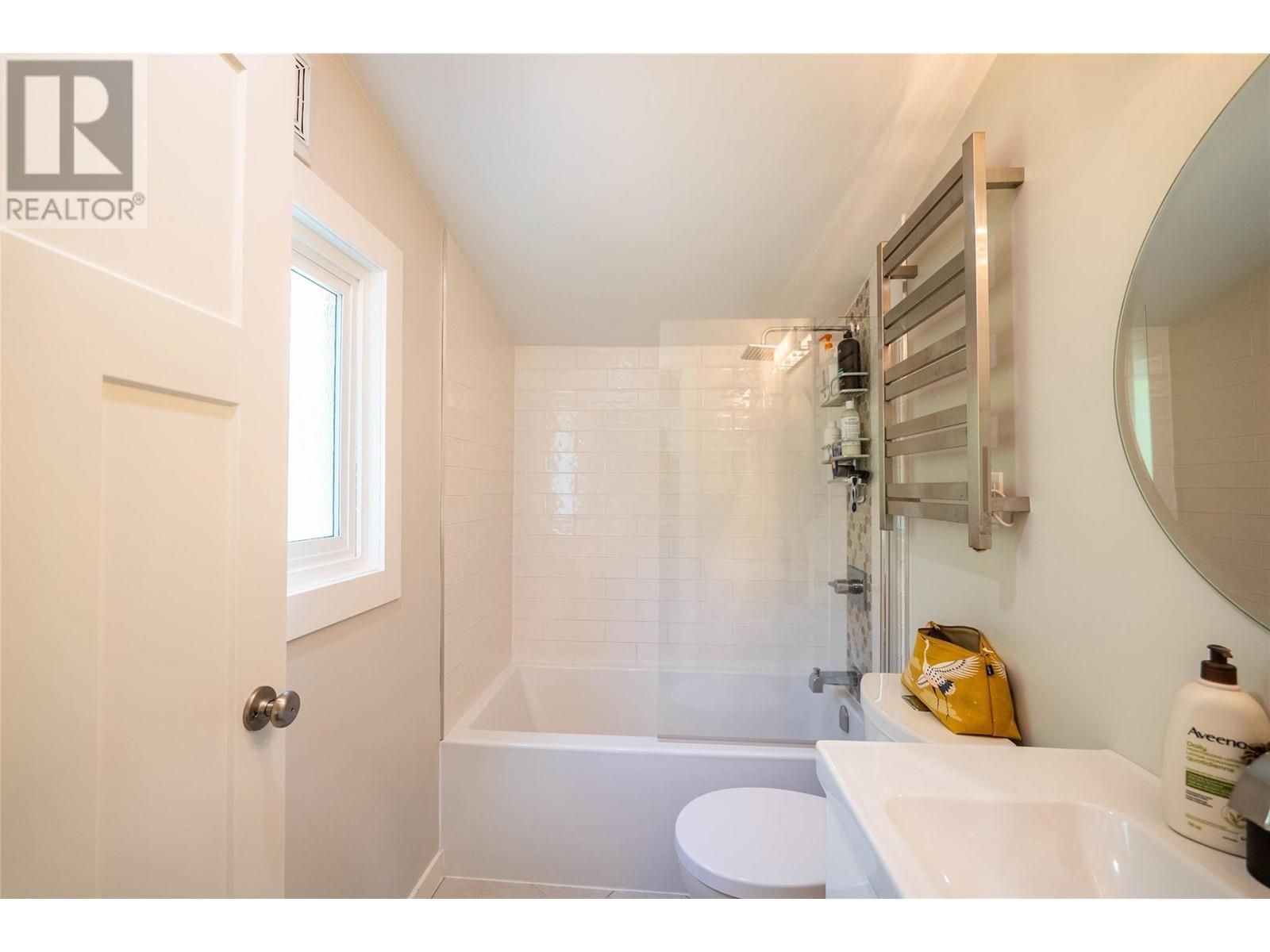 311 ELWYN Street, Nelson, BC V1L3R4
