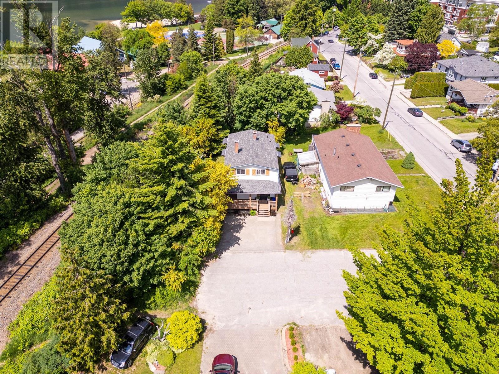 311 ELWYN Street, Nelson, BC V1L3R4