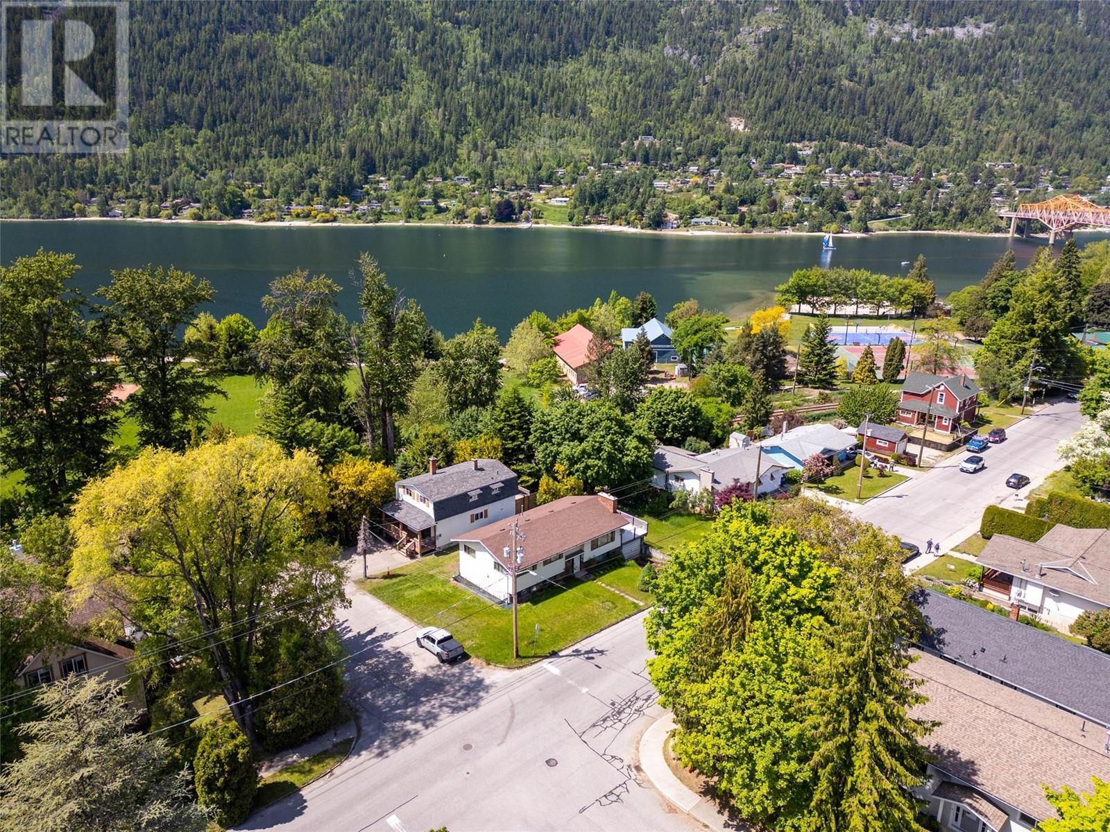 311 ELWYN Street, Nelson, BC V1L3R4