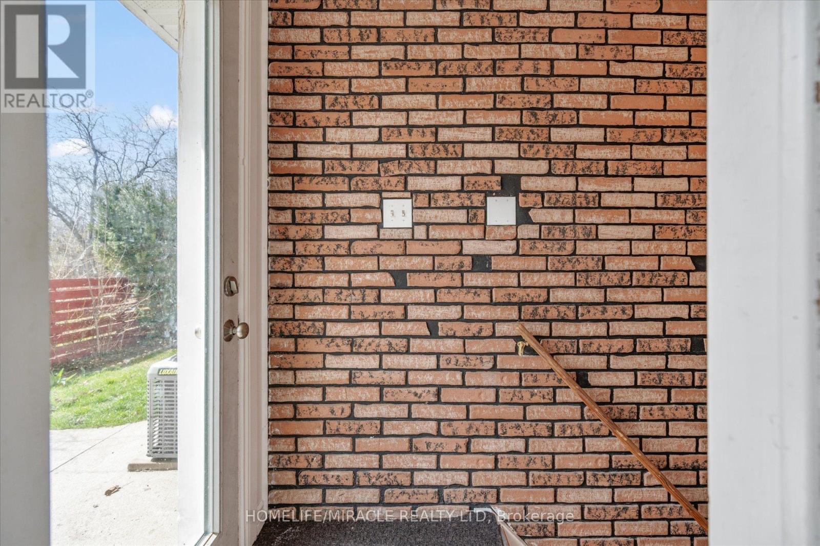 77 Juniper Crescent, Brampton, Ontario  L6S 1J9 - Photo 24 - W12186822