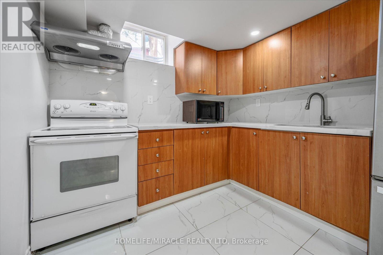 77 Juniper Crescent, Brampton, Ontario  L6S 1J9 - Photo 28 - W12186822
