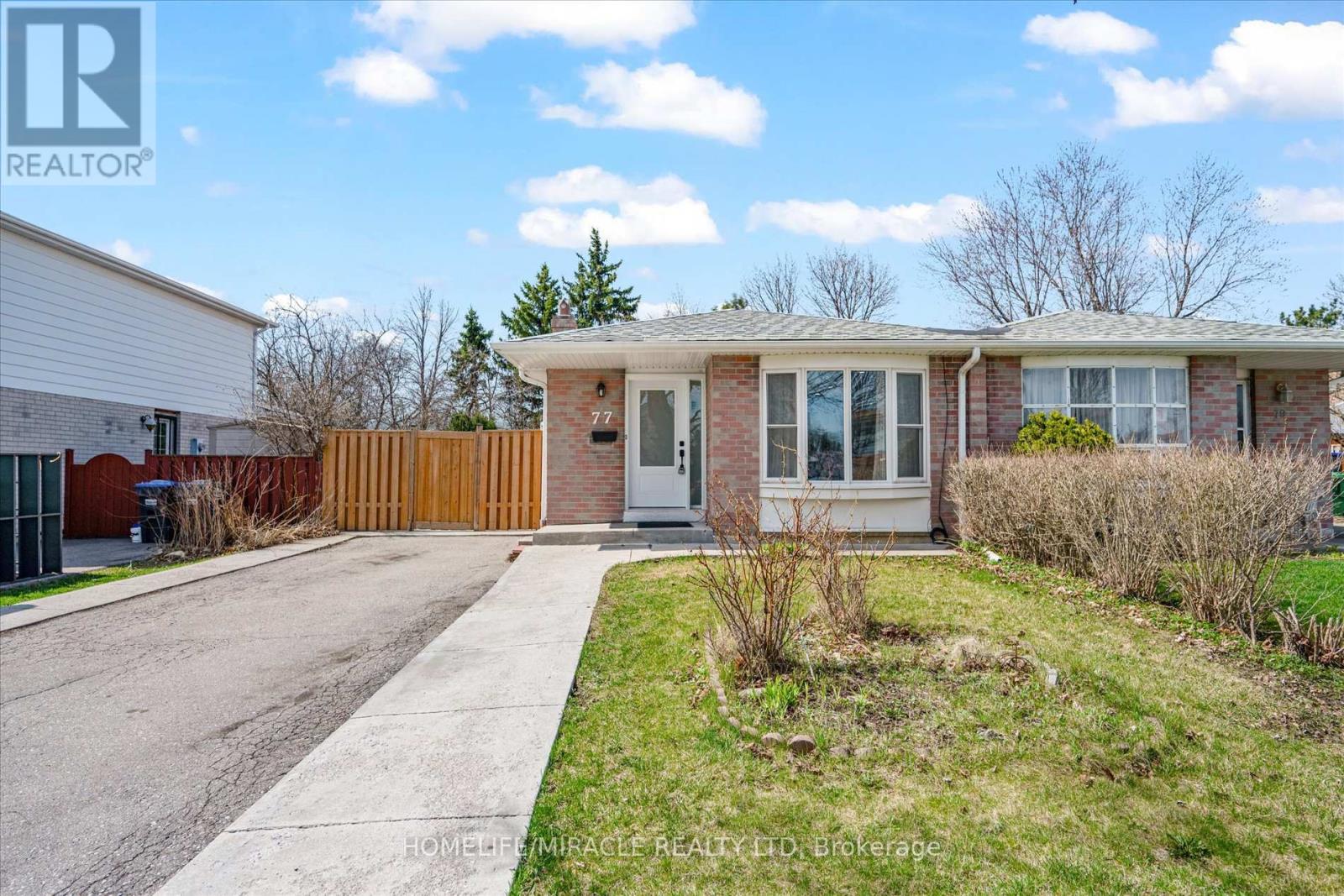 77 Juniper Crescent, Brampton, Ontario  L6S 1J9 - Photo 3 - W12186822