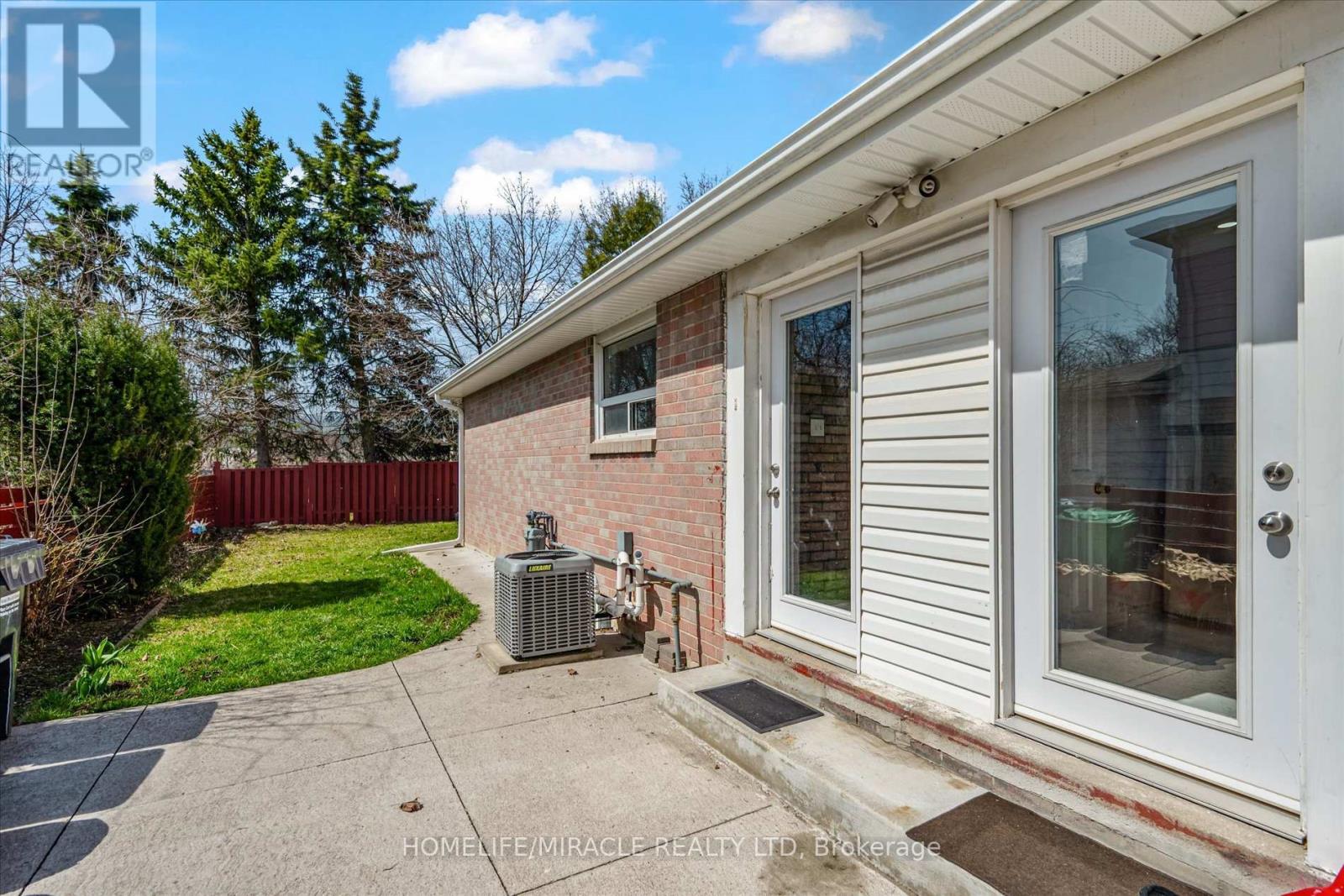 77 Juniper Crescent, Brampton, Ontario  L6S 1J9 - Photo 32 - W12186822