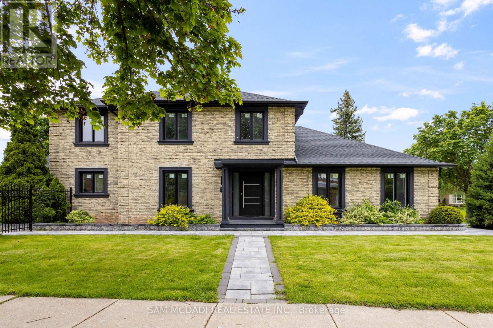 2535 ROBIN DRIVE, Mississauga, Ontario
