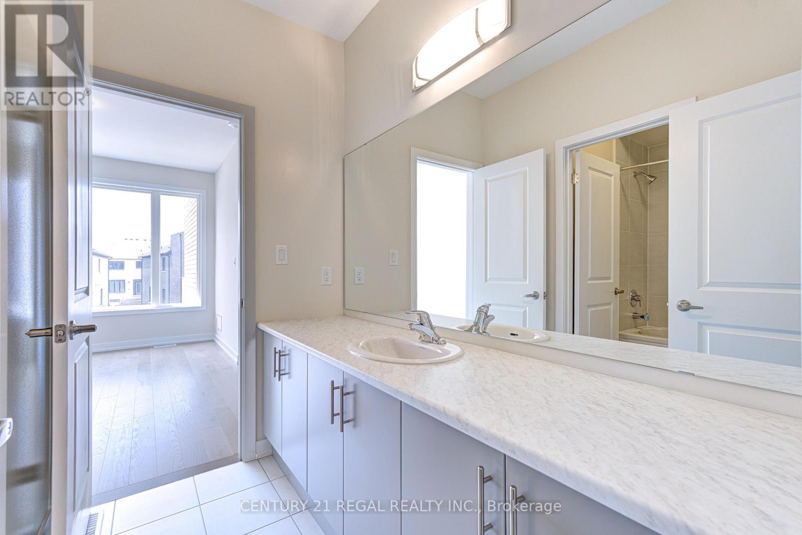 1186 Dartmouth Crescent, Oakville, Ontario  L6H 8C3 - Photo 35 - W12186869