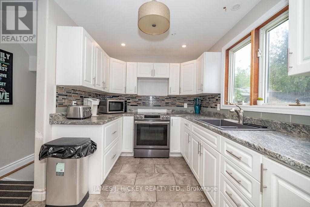 66 Glendale Avenue, Deep River, Ontario  K0J 1P0 - Photo 3 - X12186877