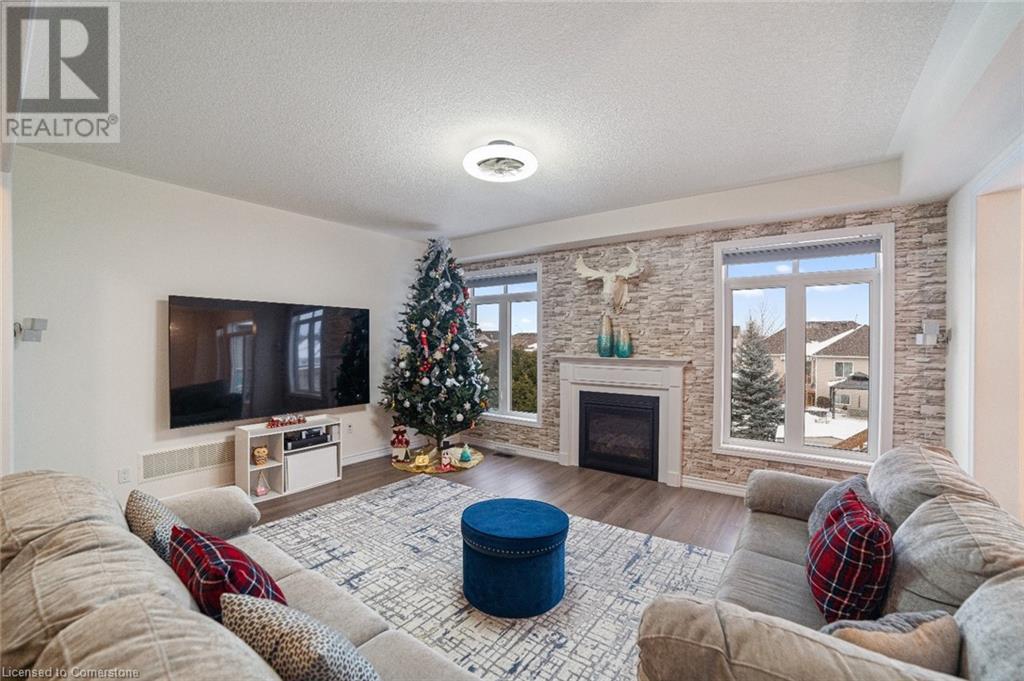 Property at 211 LIA Drive image 5