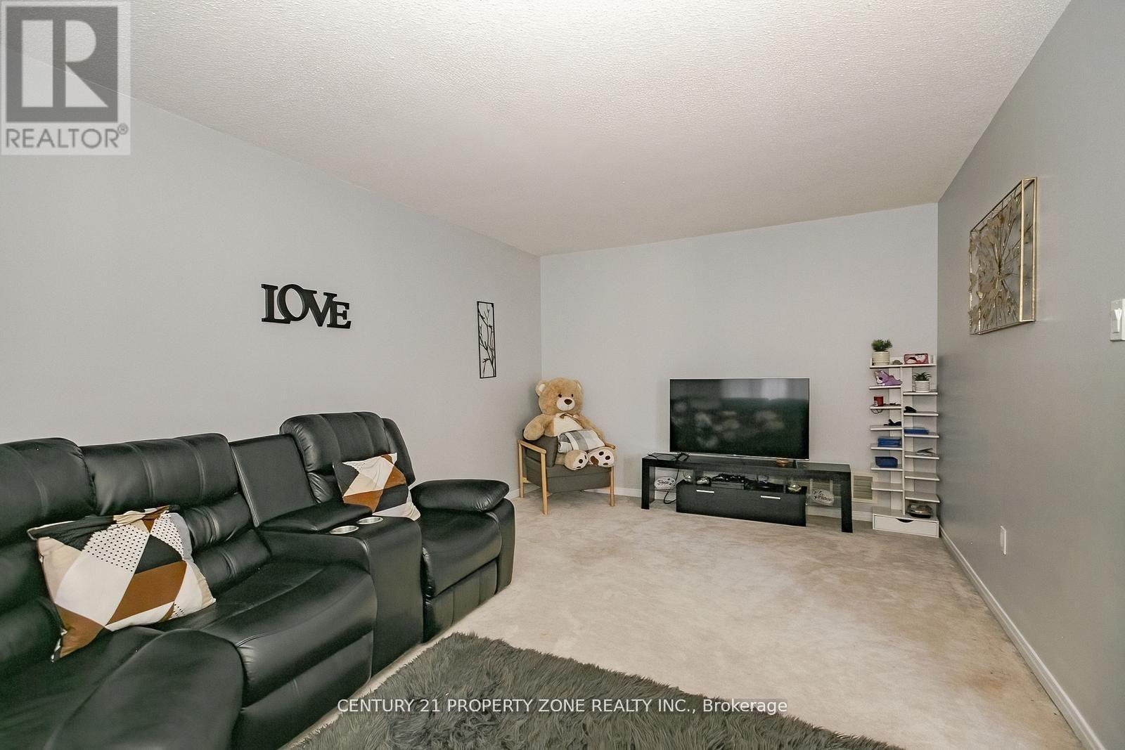 151 Mountainash Road, Brampton, Ontario  L6R 1J1 - Photo 7 - W12146880