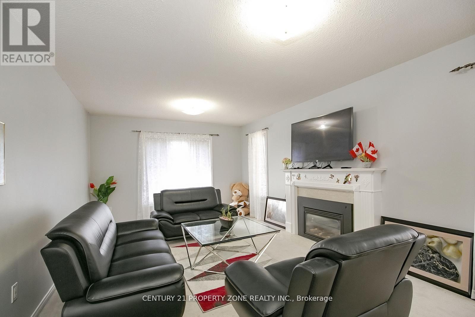 151 Mountainash Road, Brampton, Ontario  L6R 1J1 - Photo 11 - W12146880