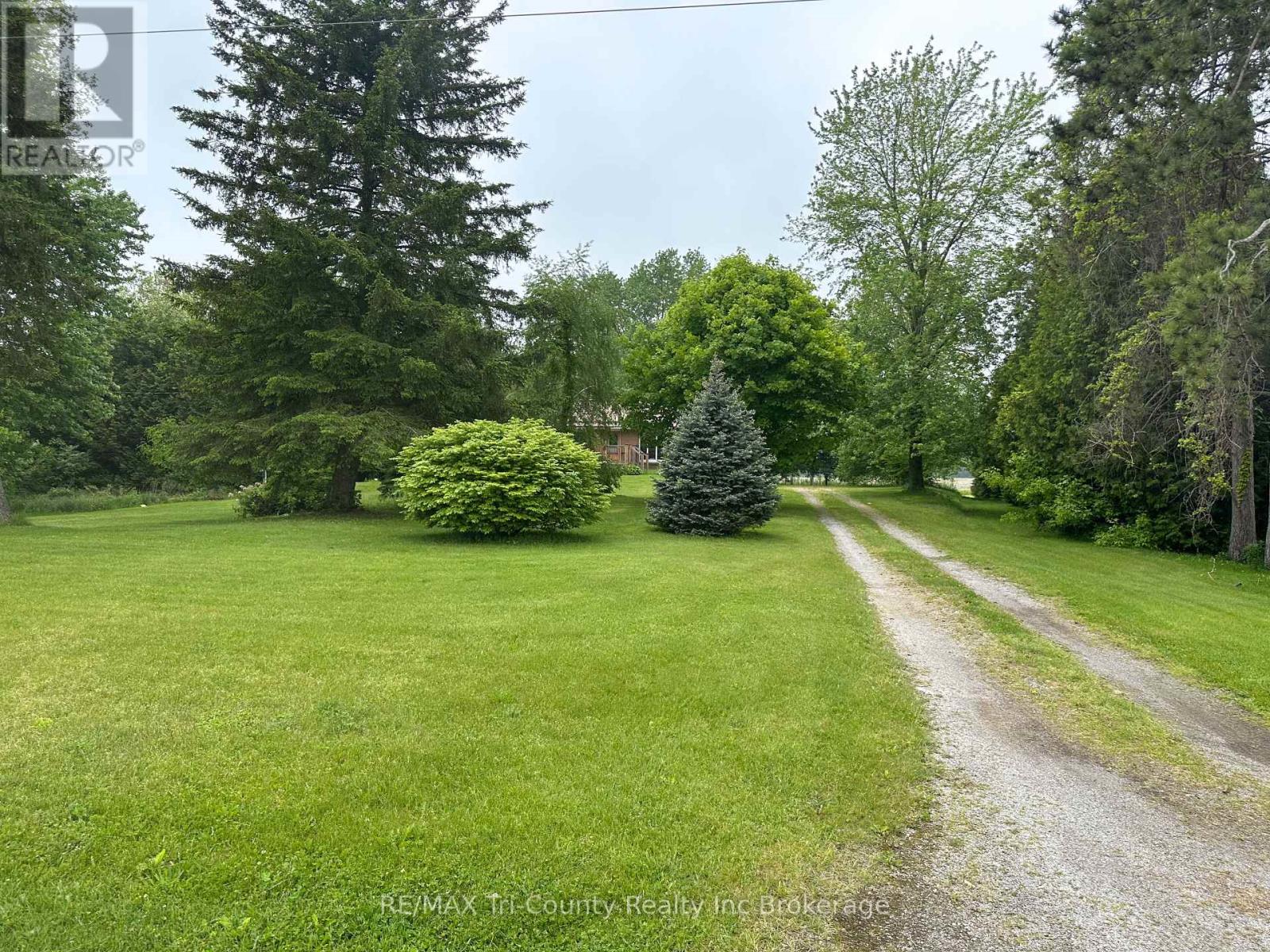 889 Norfolk County 28 Road, Norfolk, Ontario N0E 1G0 - Photo 5 - X12186884