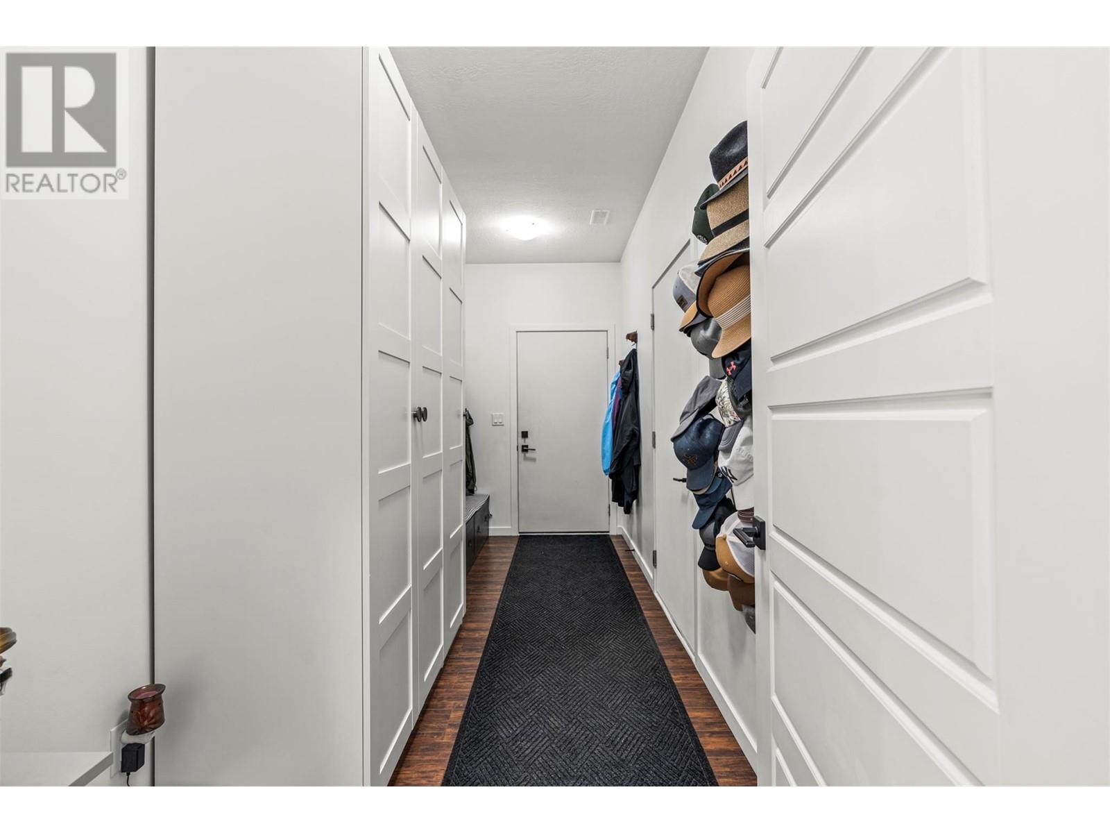 Property at 2118 Mountain View Avenue image 2