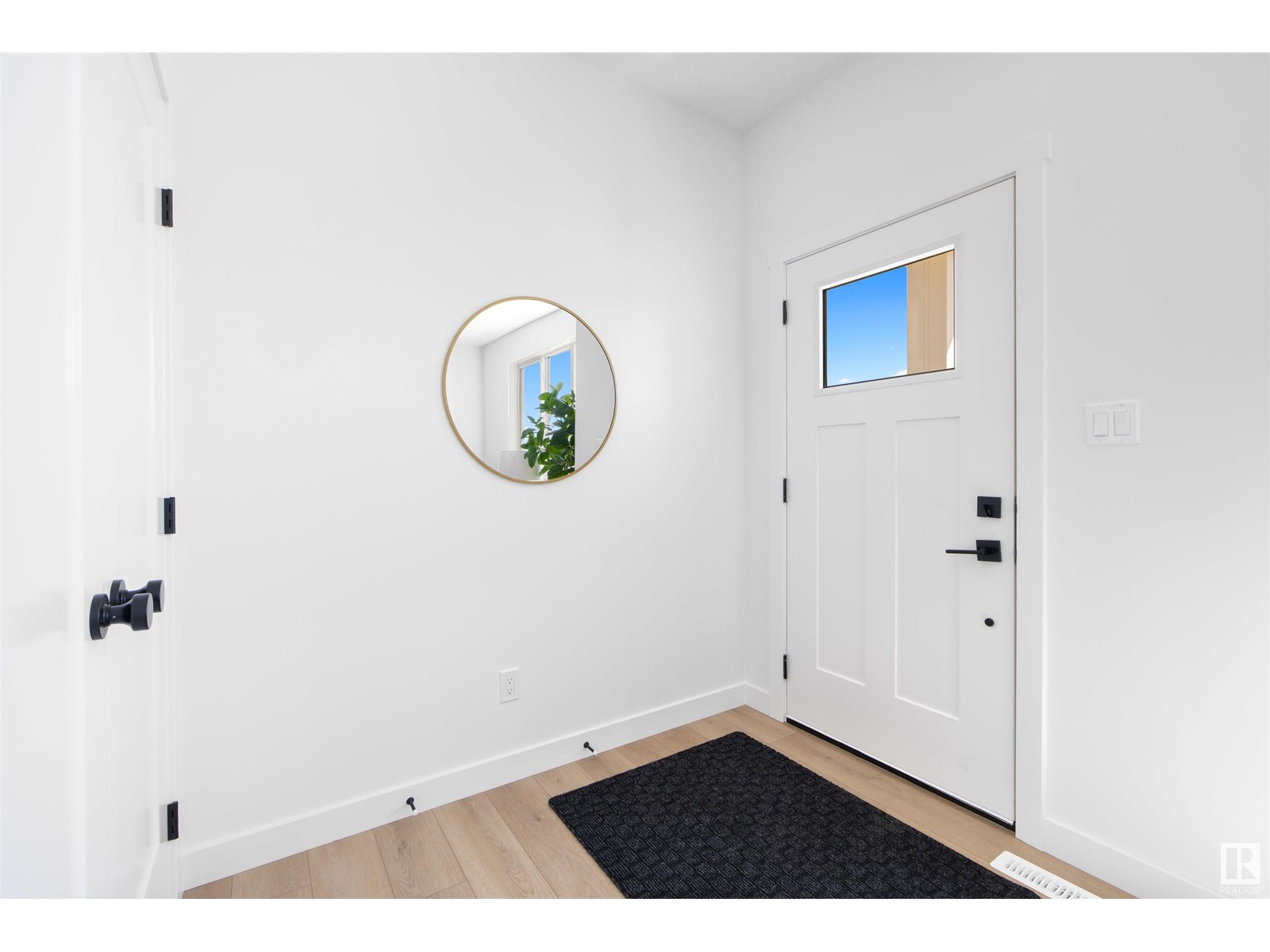 Property at 117 BRICKYARD DR image 3