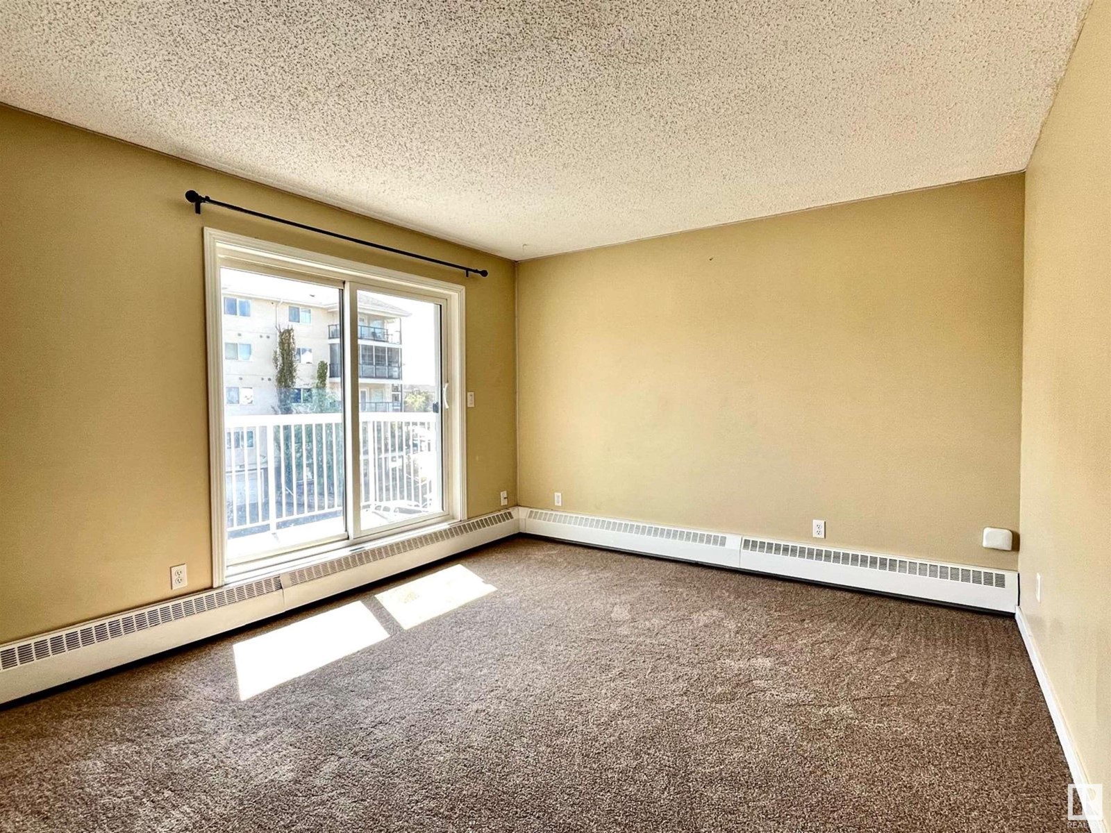 Property at #316 5005 31 AV NW image 3