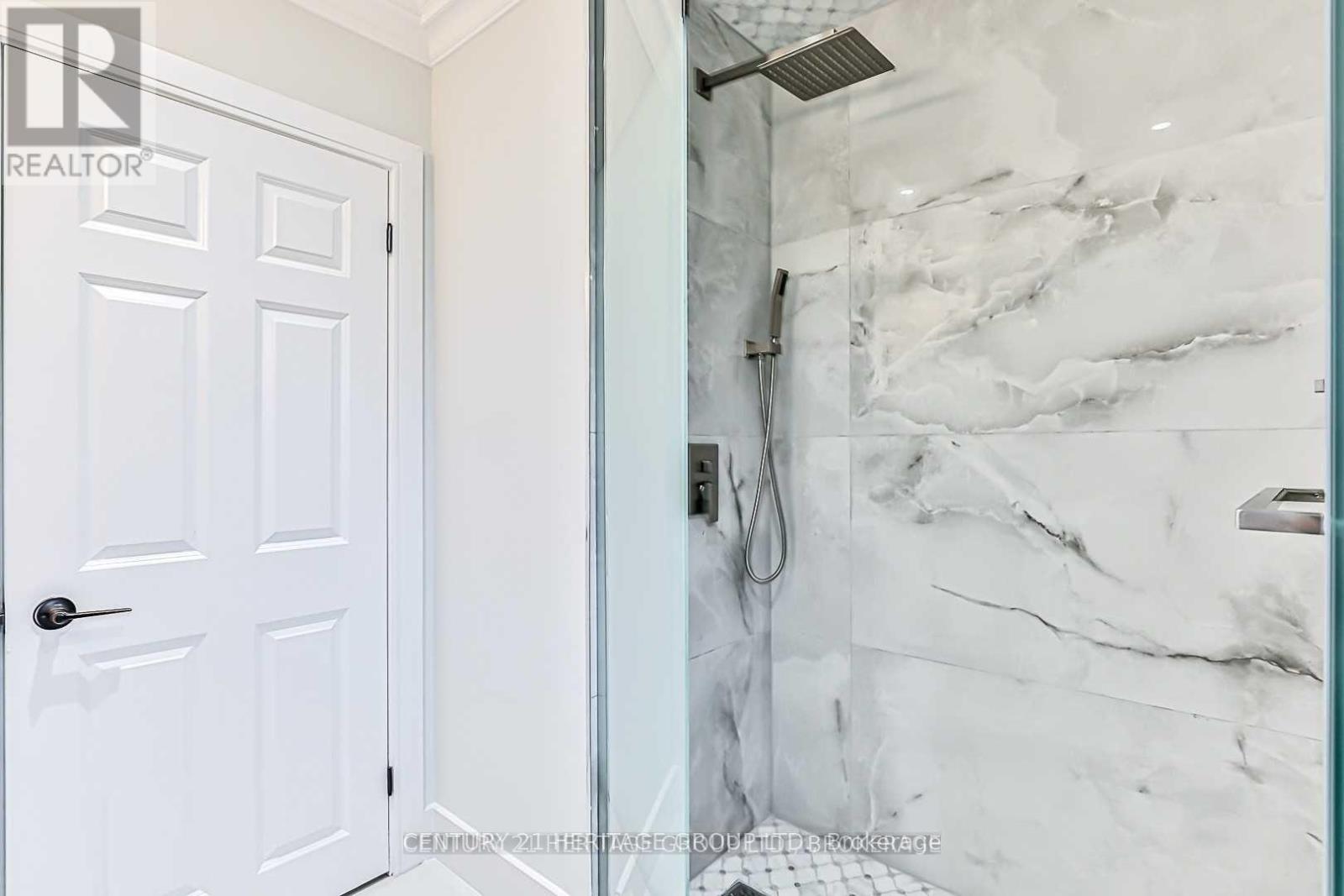 29 Hi Mount Drive, Toronto, Ontario  M2K 1X3 - Photo 20 - C12186885
