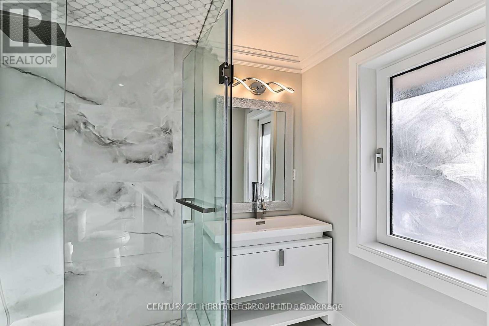 29 Hi Mount Drive, Toronto, Ontario  M2K 1X3 - Photo 23 - C12186885