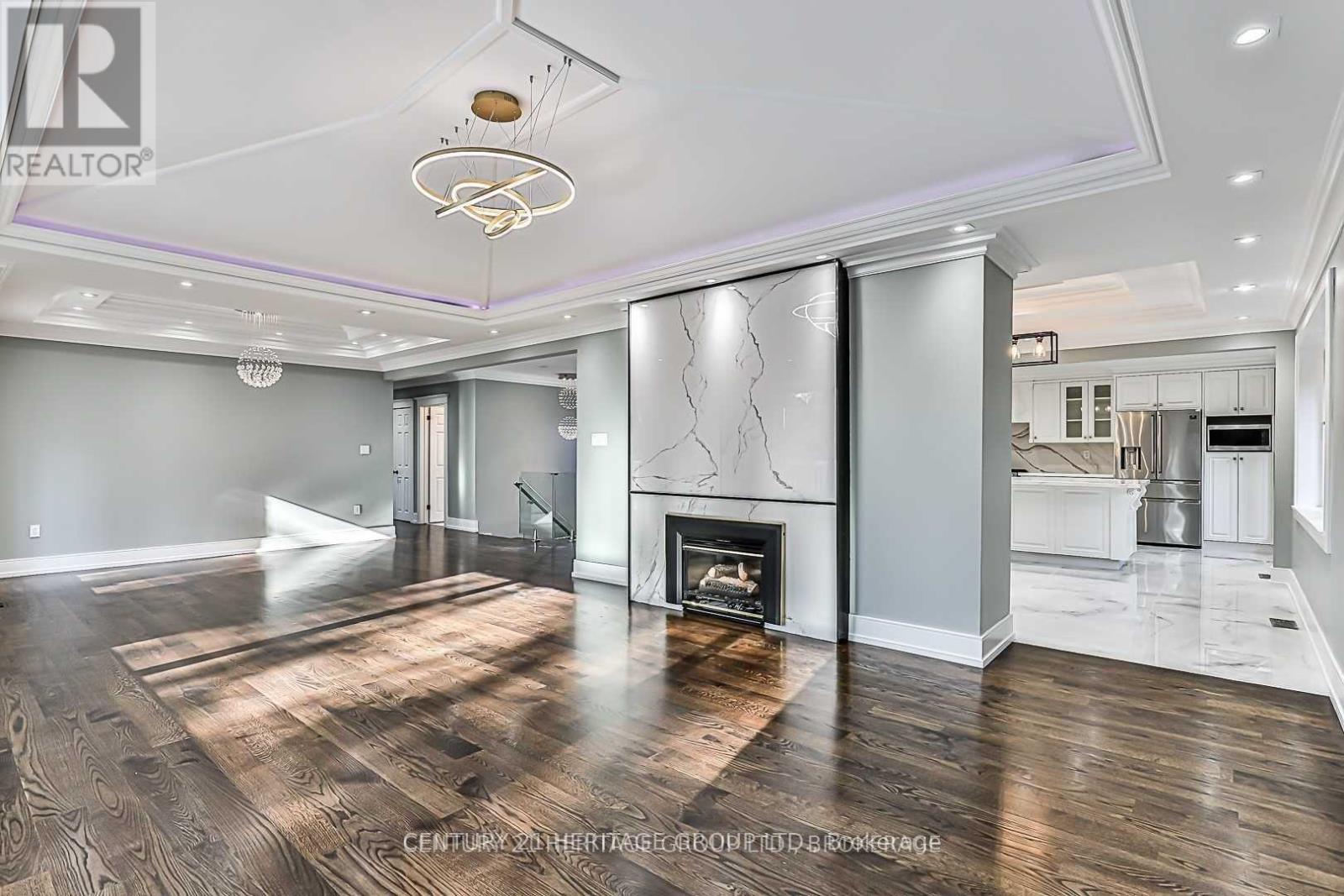 29 Hi Mount Drive, Toronto, Ontario  M2K 1X3 - Photo 8 - C12186885