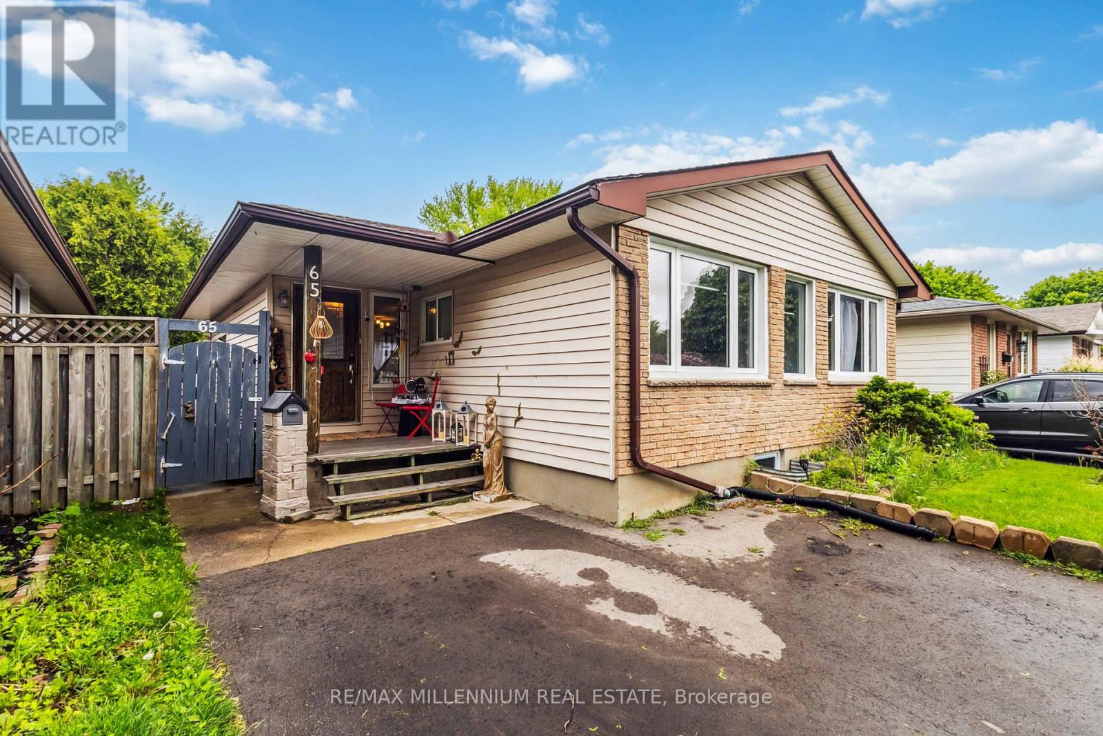 Photo 3 of 27 for 65 Fennell Crescent