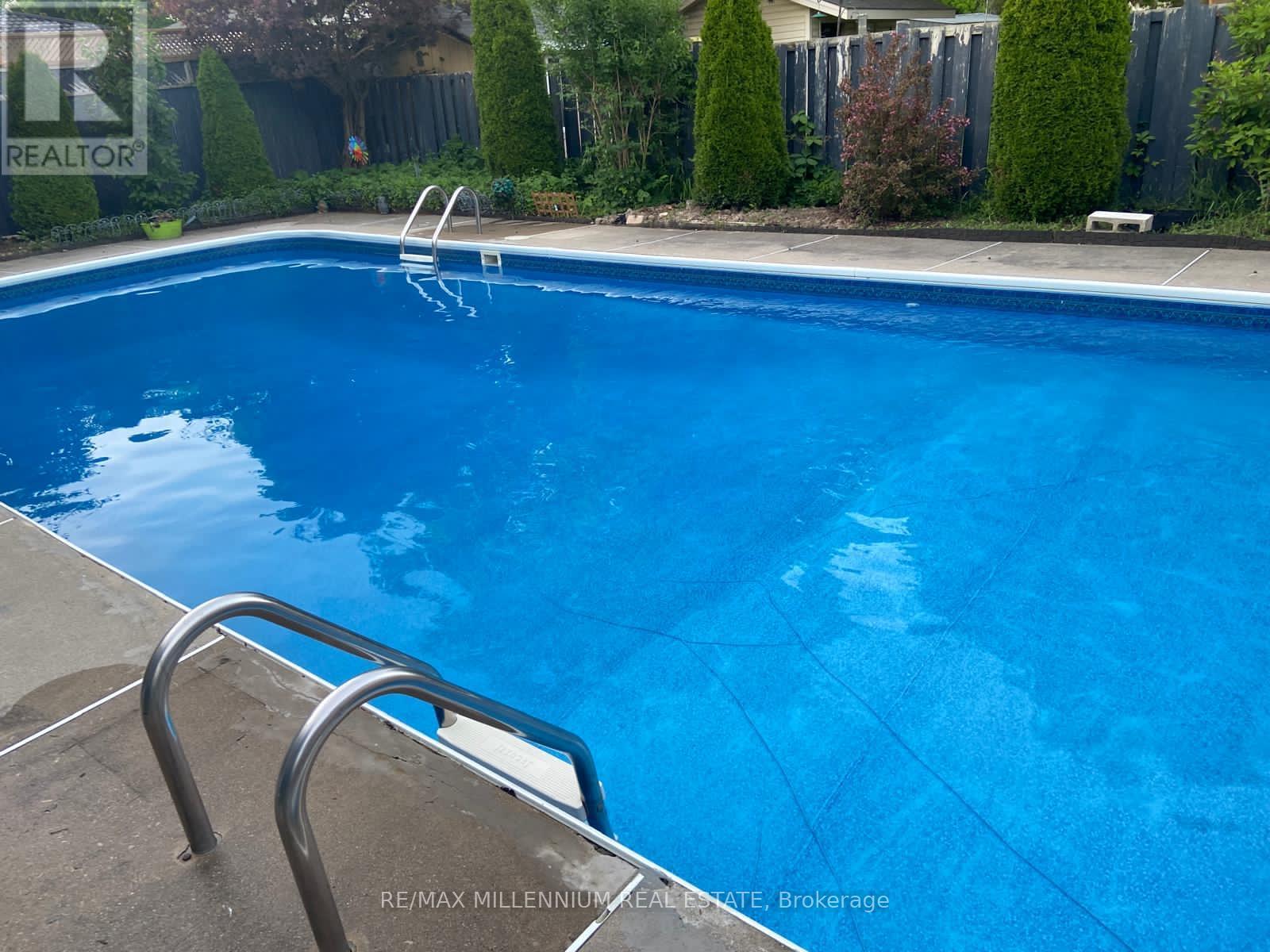 Photo 4 of 27 for 65 Fennell Crescent