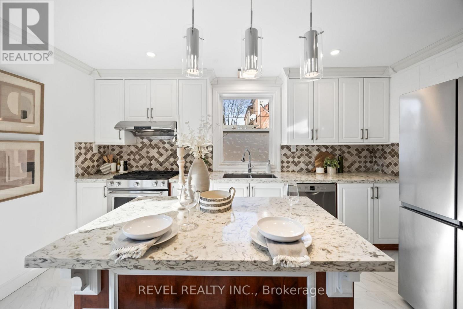 96 Highfield Road, Toronto (Greenwood-Coxwell), Ontario  M4L 2V1 - Photo 11 - E12186880