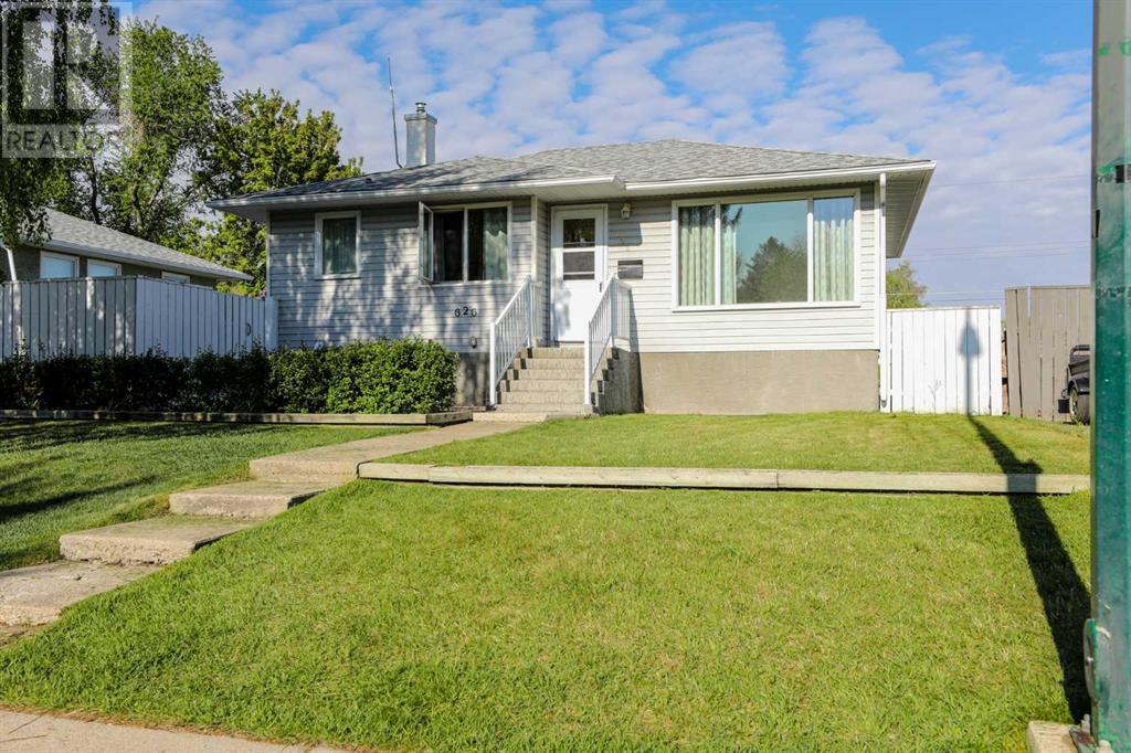 Property at 626 11 Street N image 1