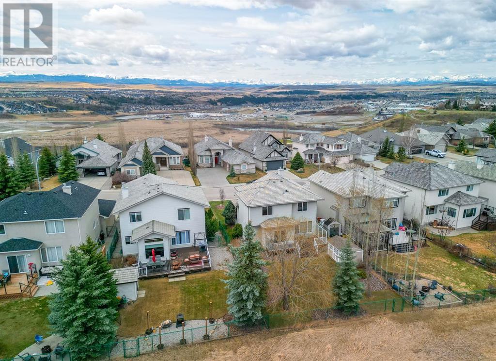 Property at 225 Gleneagles View image 3