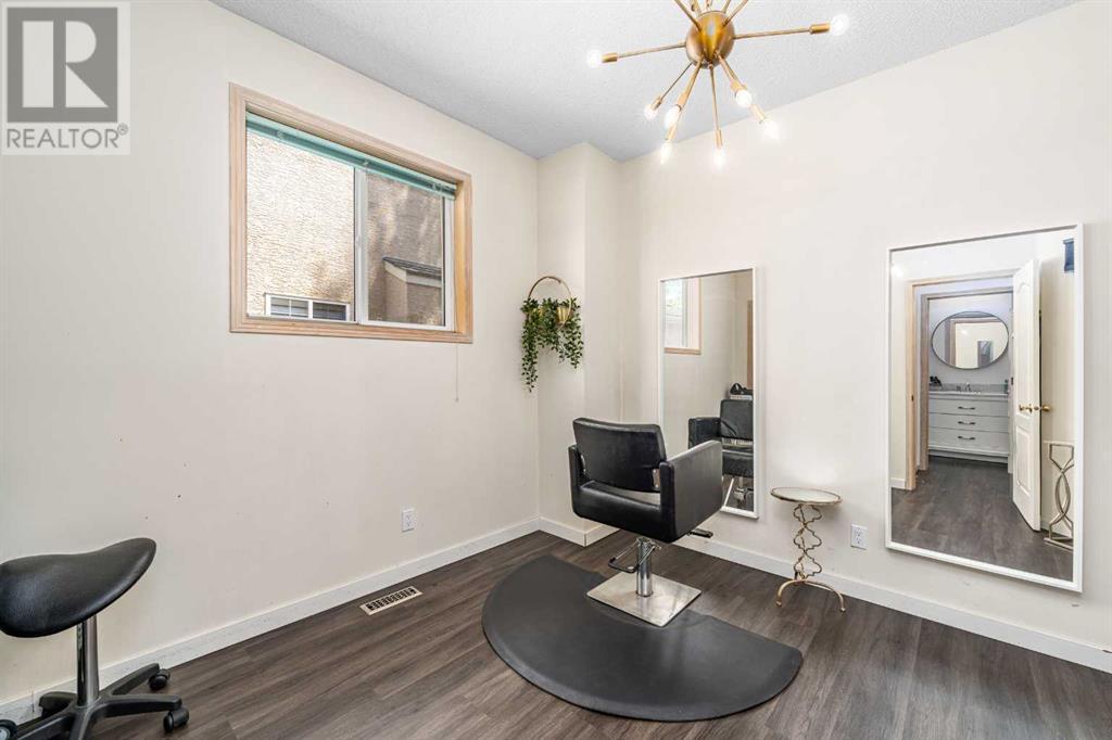 648 Scimitar Bay Nw, Calgary, Alberta  T3L 2B2 - Photo 13 - A2223248