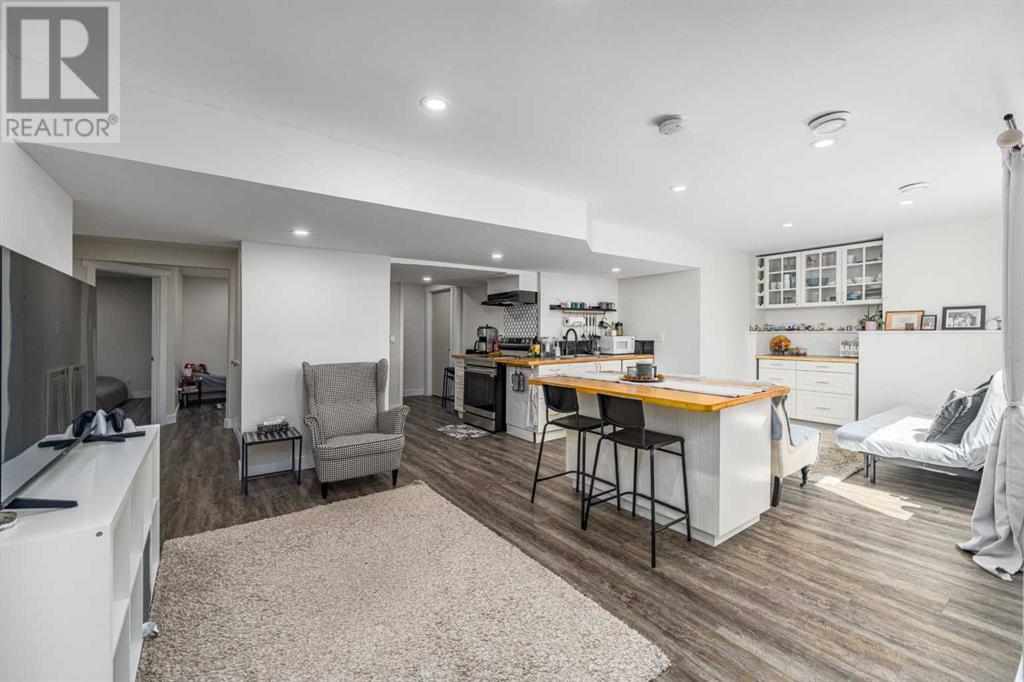 648 Scimitar Bay Nw, Calgary, Alberta  T3L 2B2 - Photo 22 - A2223248