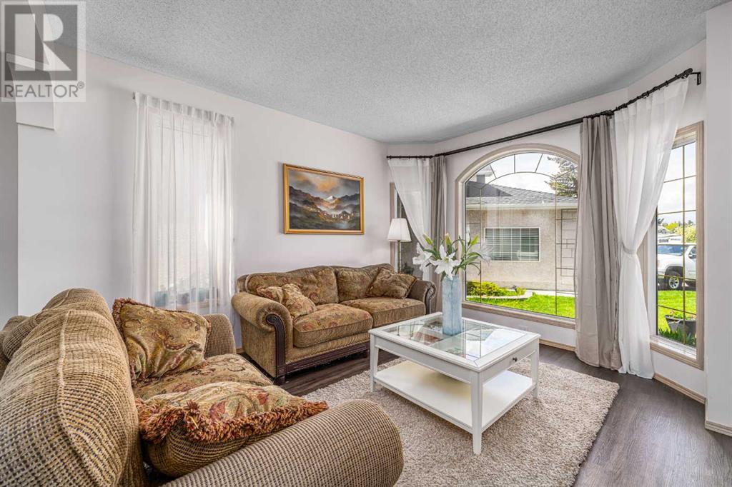 Property at 648 Scimitar Bay NW image 3