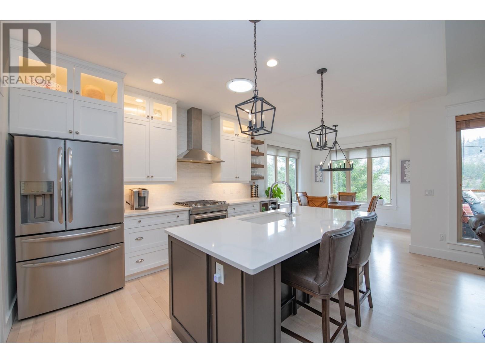 159 Dormie Park Crescent, Vernon, BC V1H1Y7