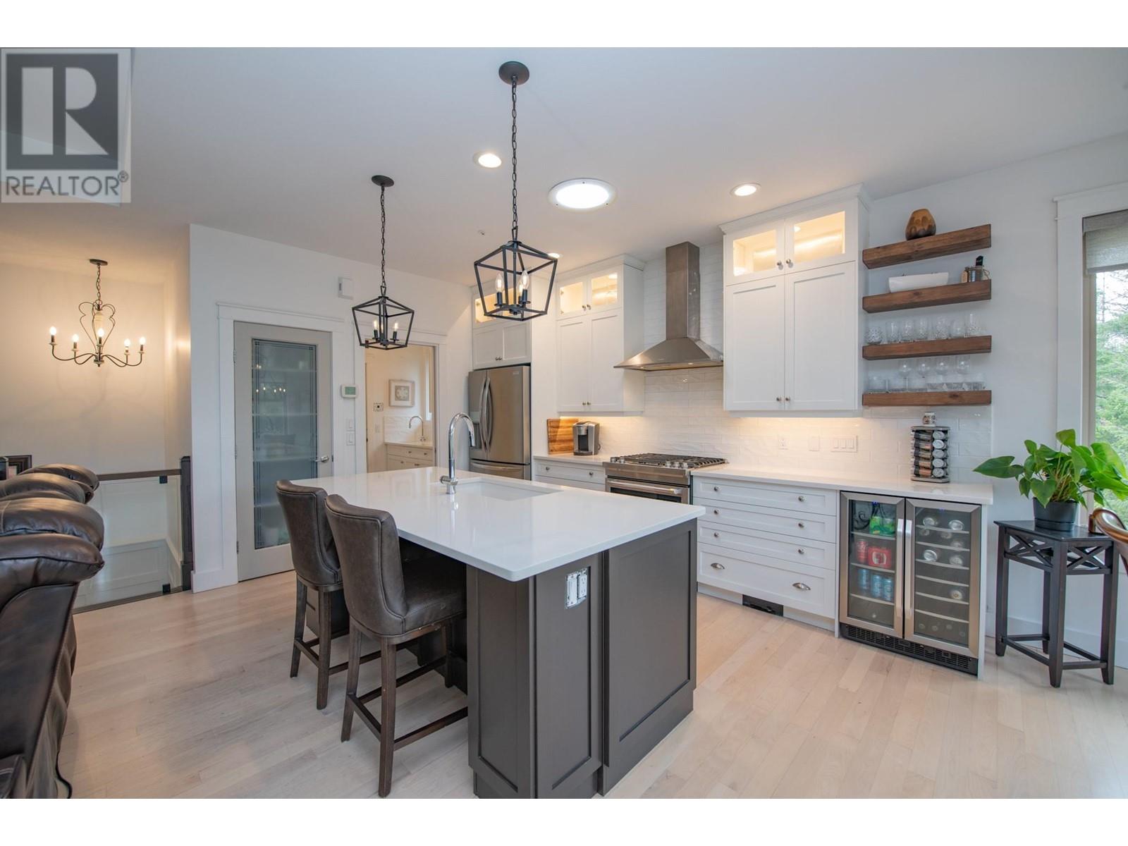 159 Dormie Park Crescent, Vernon, BC V1H1Y7