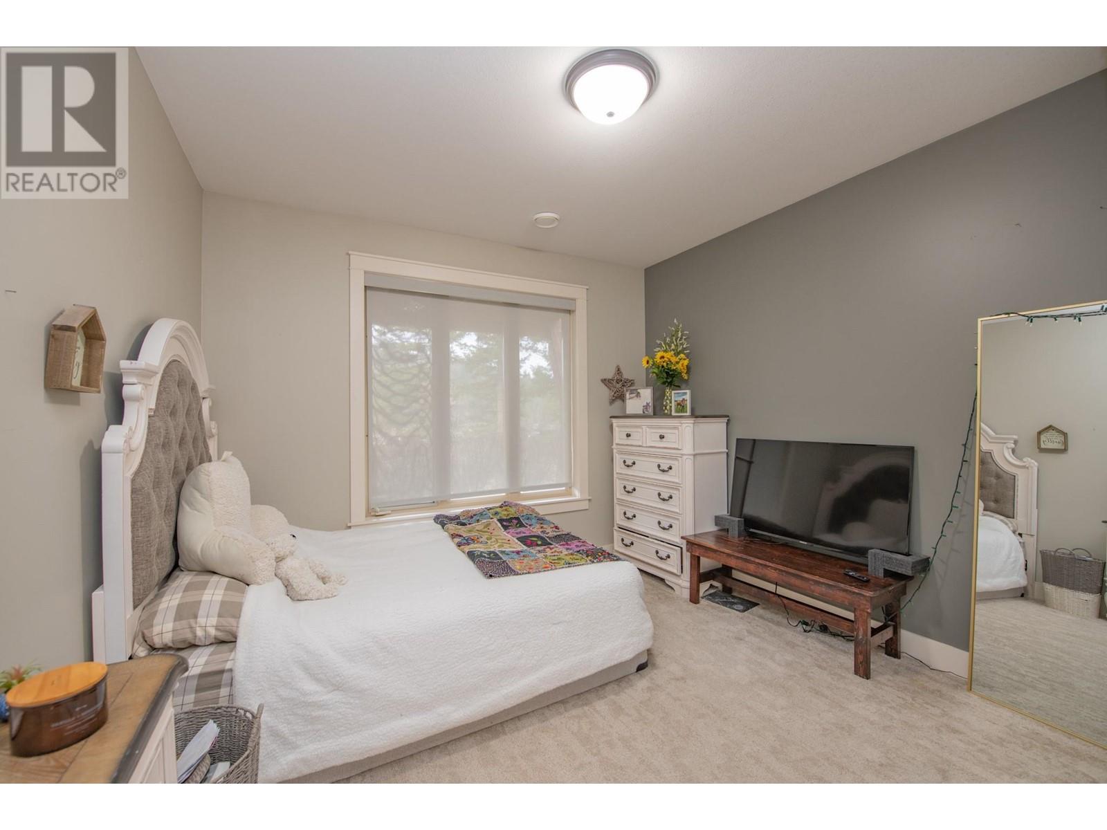 159 Dormie Park Crescent, Vernon, BC V1H1Y7