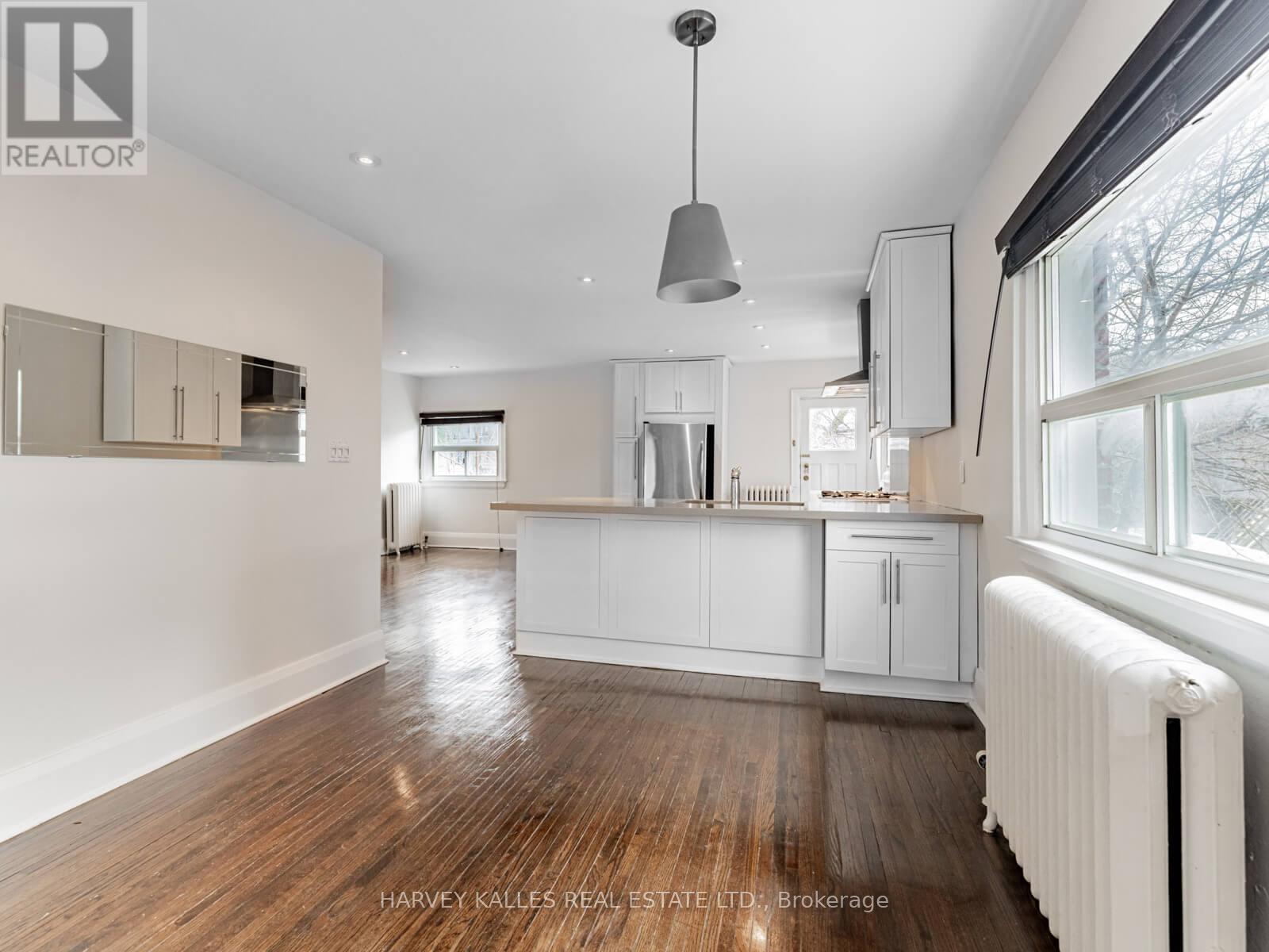 Upper Unit - 29 Snowdon Avenue, Toronto, Ontario  M4N 2A7 - Photo 10 - C12186905