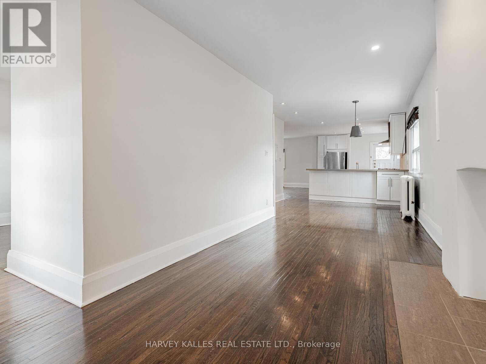 Upper Unit - 29 Snowdon Avenue, Toronto (Lawrence Park North), Ontario  M4N 2A7 - Photo 8 - C12186905