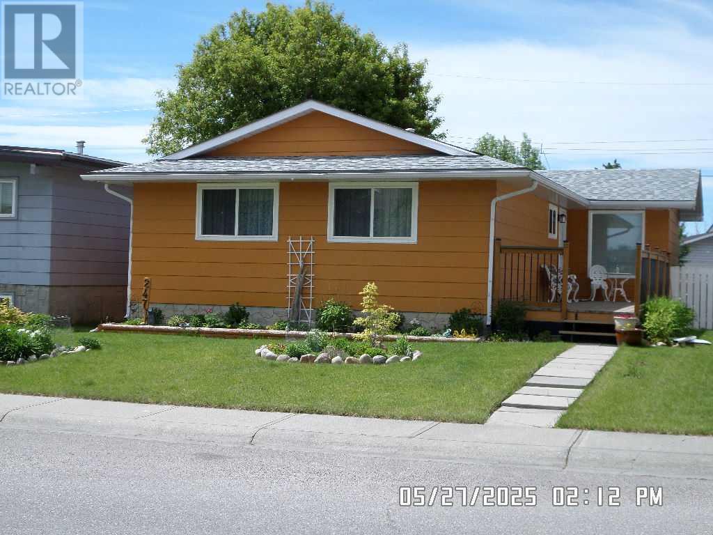 247 Doverview Crescent Se, Calgary, Alberta  T2B 1Y9 - Photo 1 - A2225529