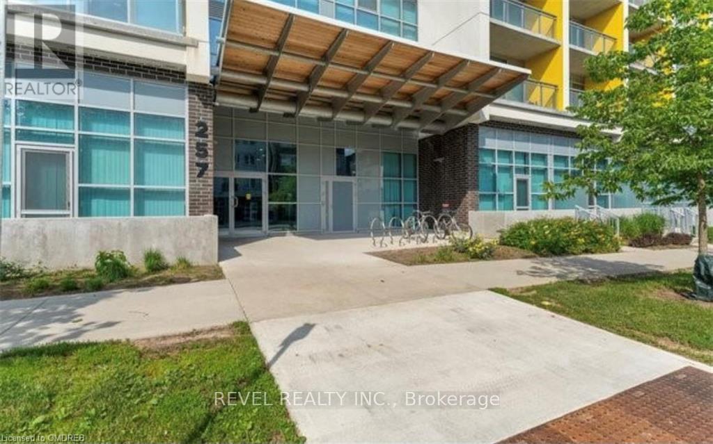 411 - 257 Hemlock Street, Waterloo, Ontario  N2L 3R4 - Photo 2 - X12186893