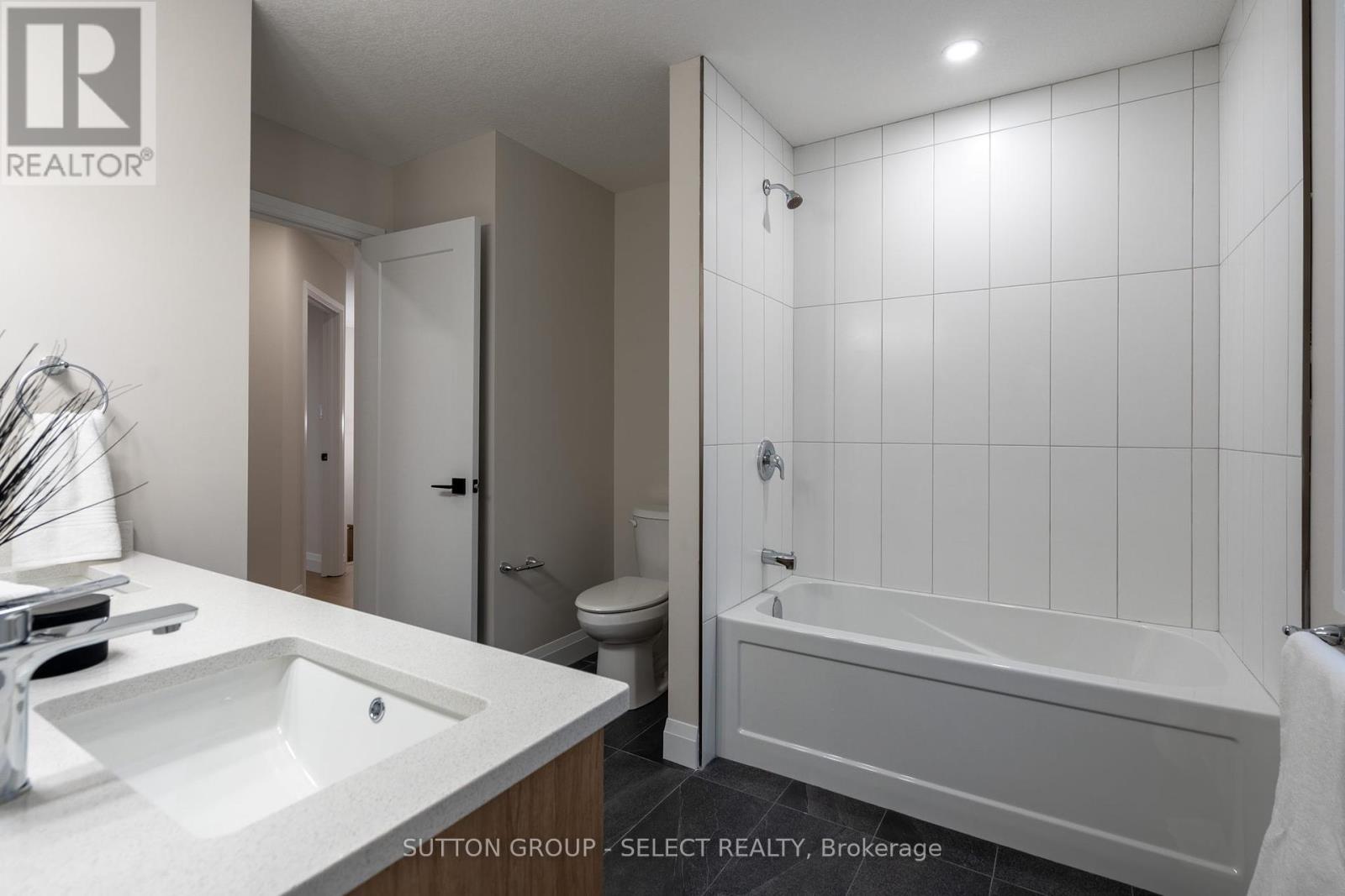 6338 Heathwoods Avenue, London South (South V), Ontario  N6P 1H5 - Photo 21 - X12186934