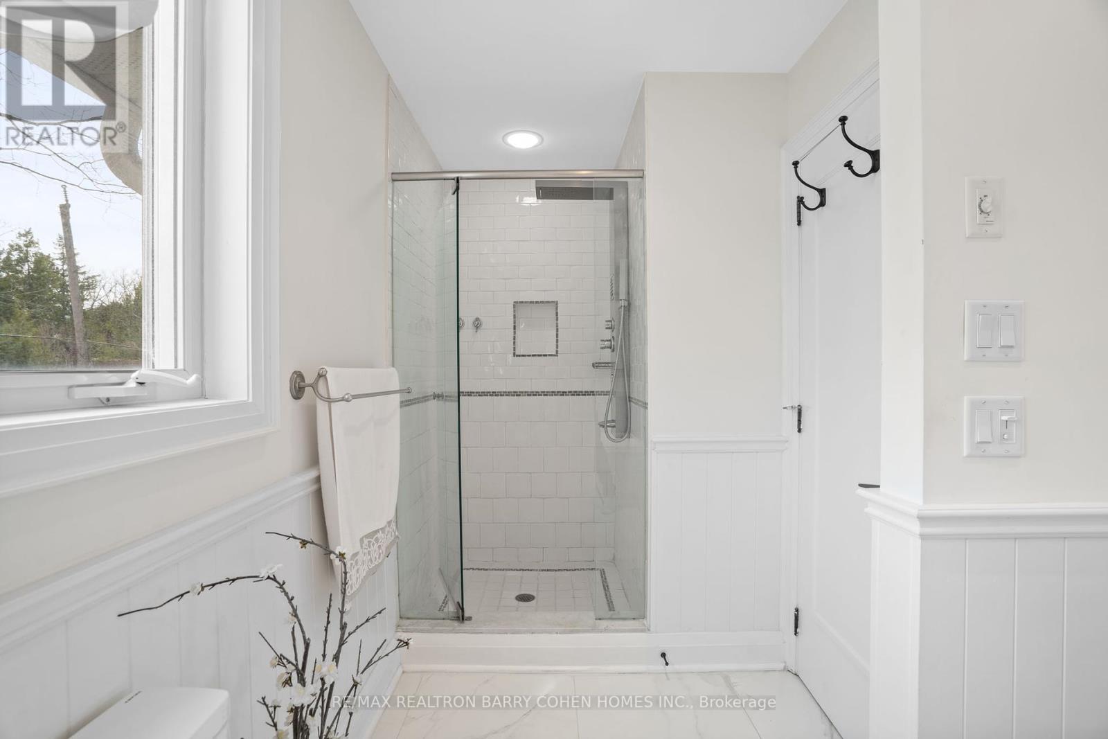 32 Beechwood Avenue, Toronto, Ontario  M6N 4T1 - Photo 25 - C12167209