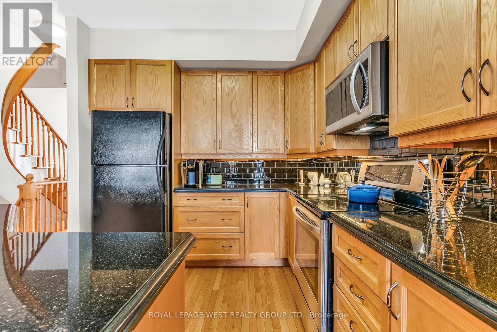 16 Yachters Lane, Toronto, Ontario  M8V 4C5 - Photo 11 - W12098709