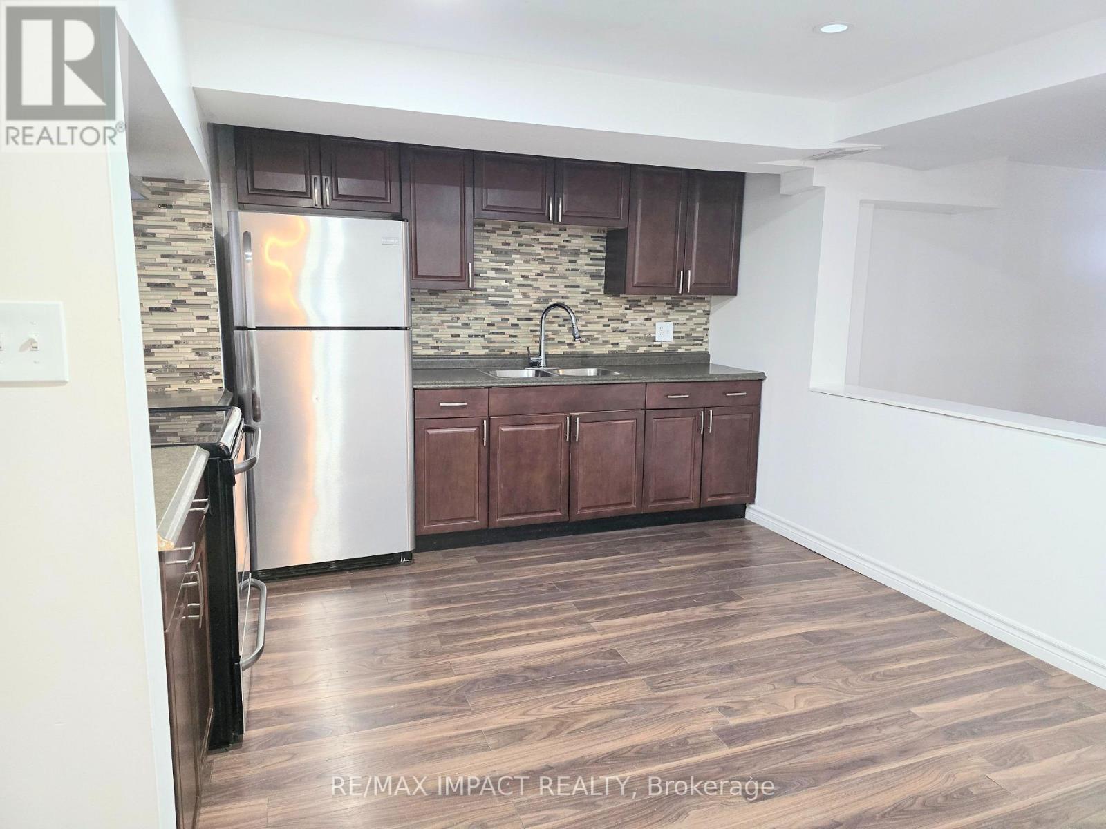 28 FAIRMEADOW PLACE E, whitby (blue grass meadows), Ontario