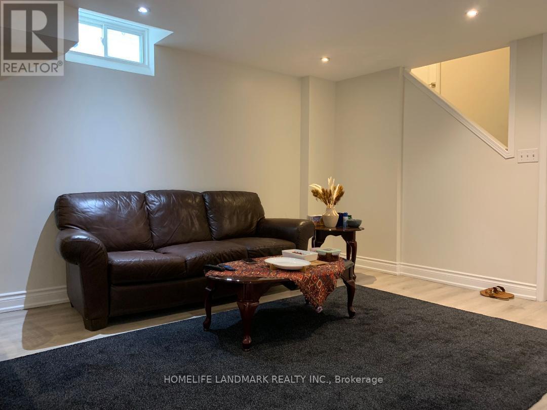 18 Holmwood Street, Richmond Hill, Ontario  L4B 4K4 - Photo 6 - N12186935
