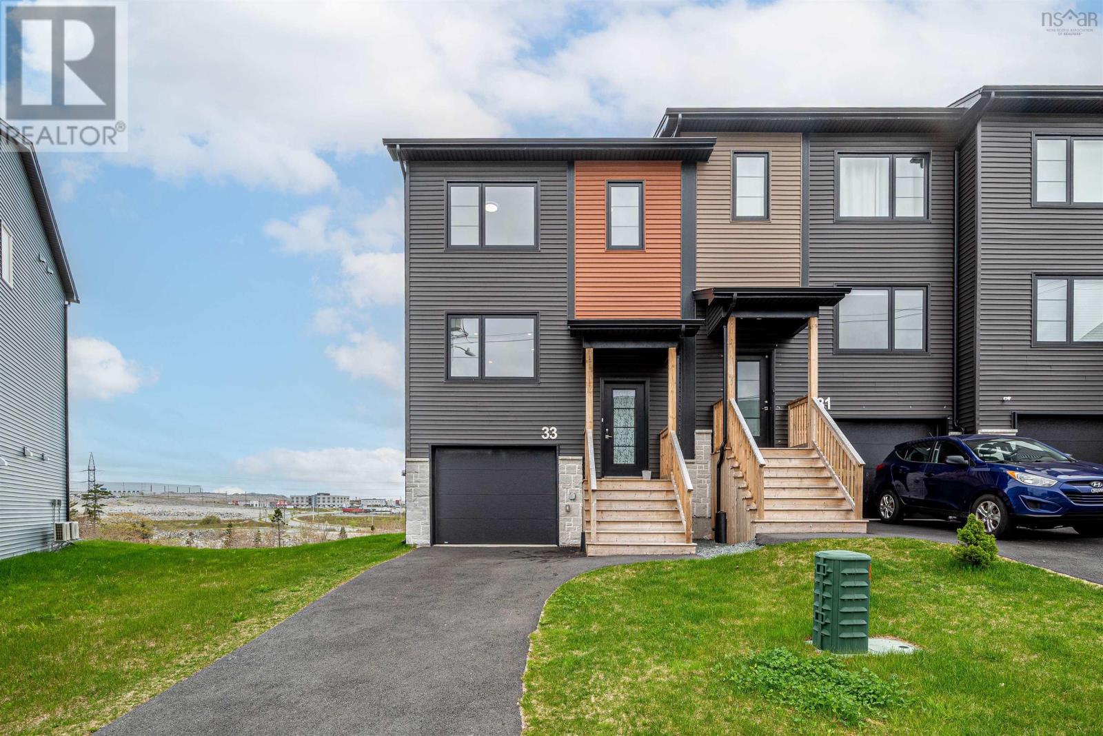 Property at 33 Flatrock Crescent image 1