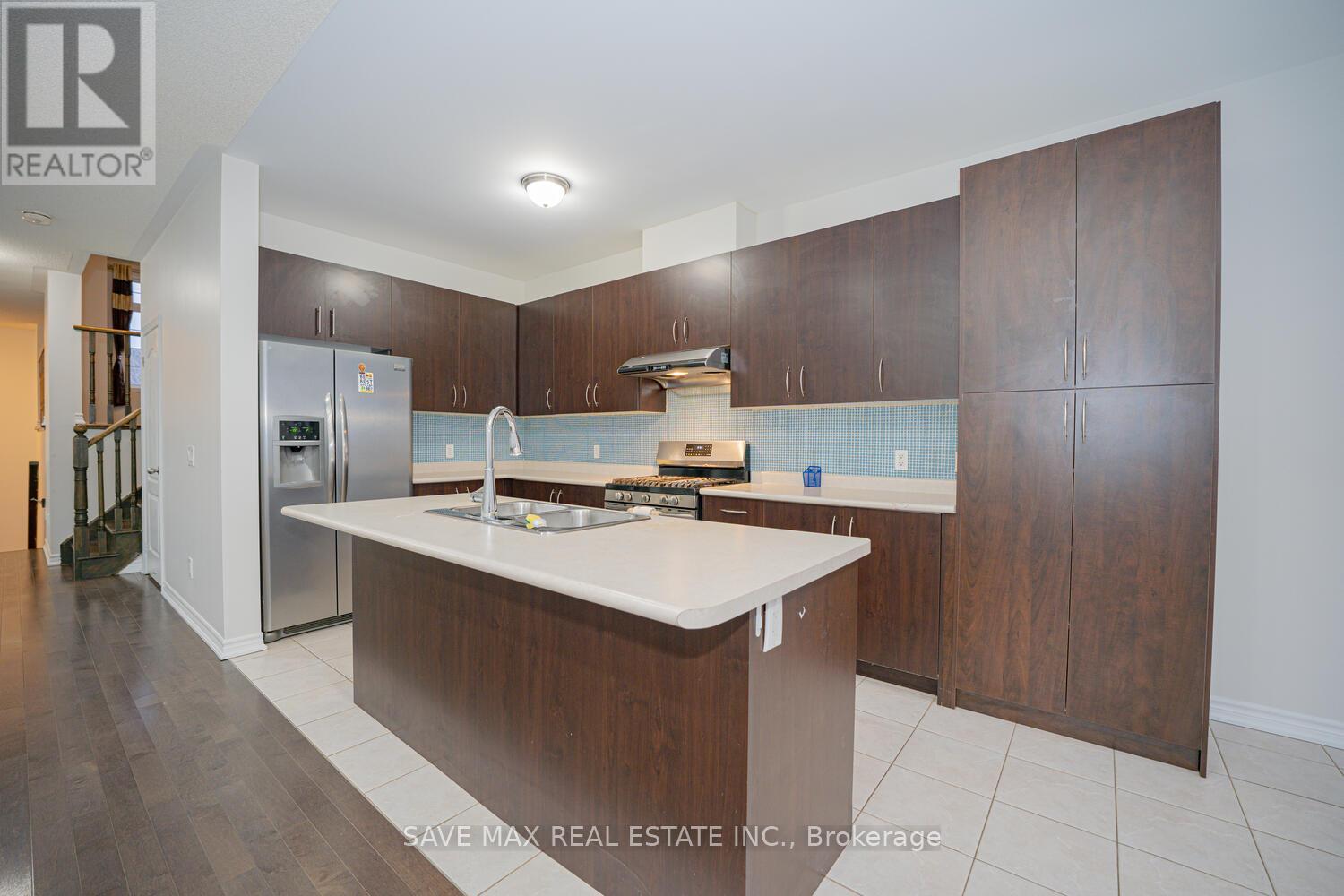 12 Losino Street, Caledon, Ontario  L7C 3N4 - Photo 9 - W12186945