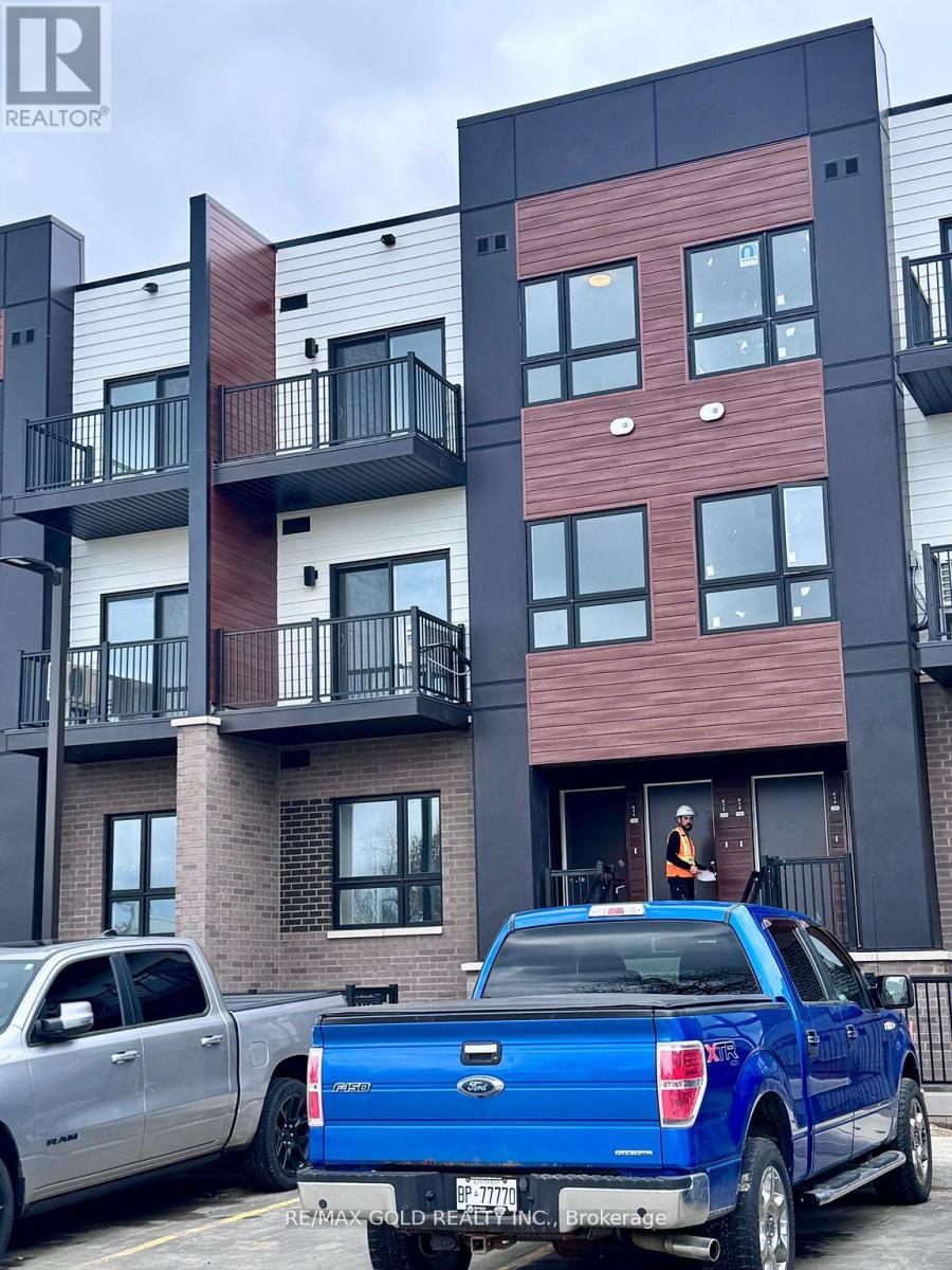 K11 - 40 Palace Street, Kitchener, Ontario  N2E 0L2 - Photo 1 - X12186932